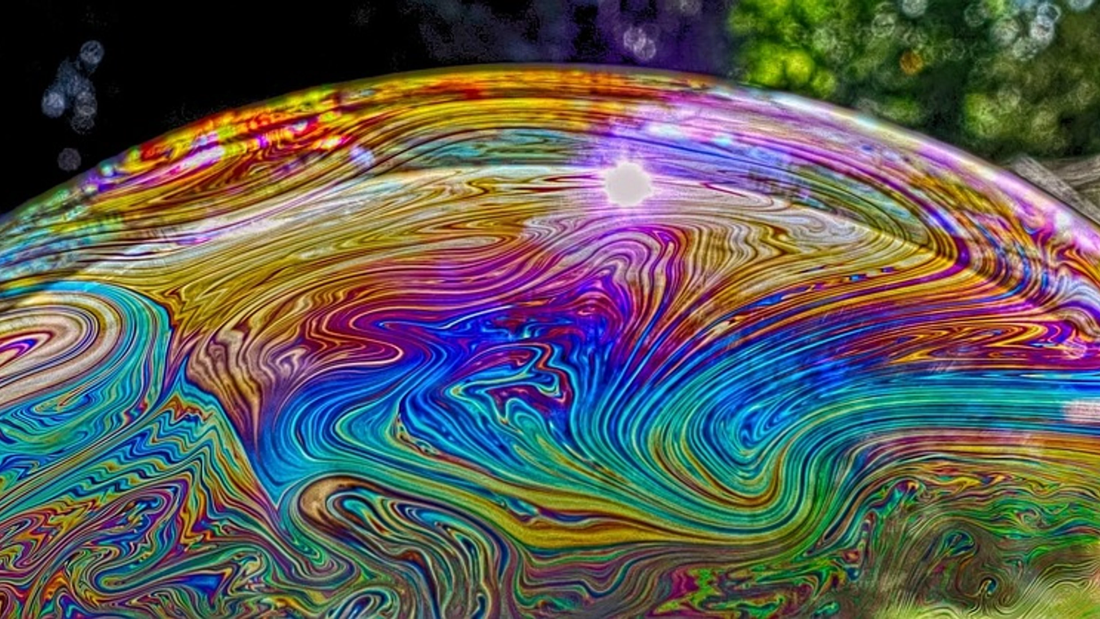 Bubble soap bubble sphere - free 4K Ultra HD abstract wallpaper for desktop