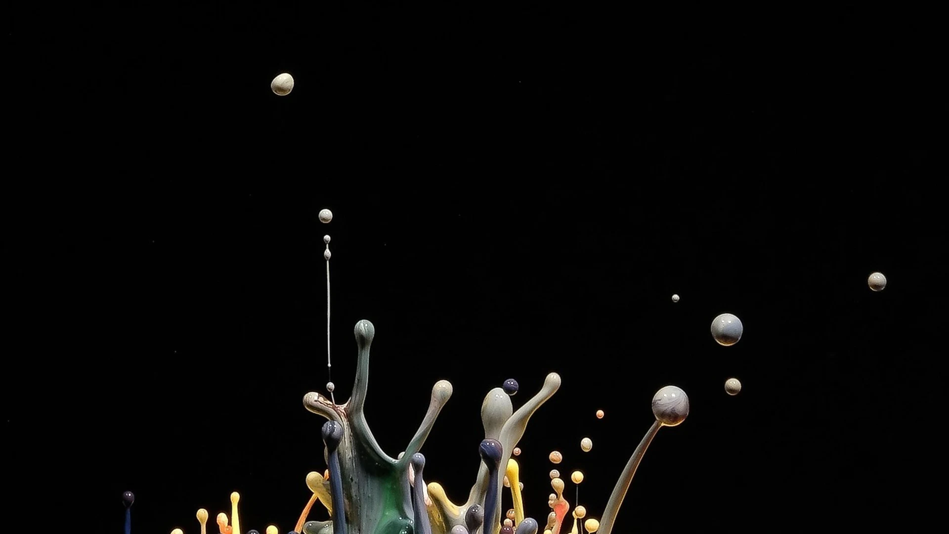 Drops movement paints - free hd abstract wallpaper for desktop