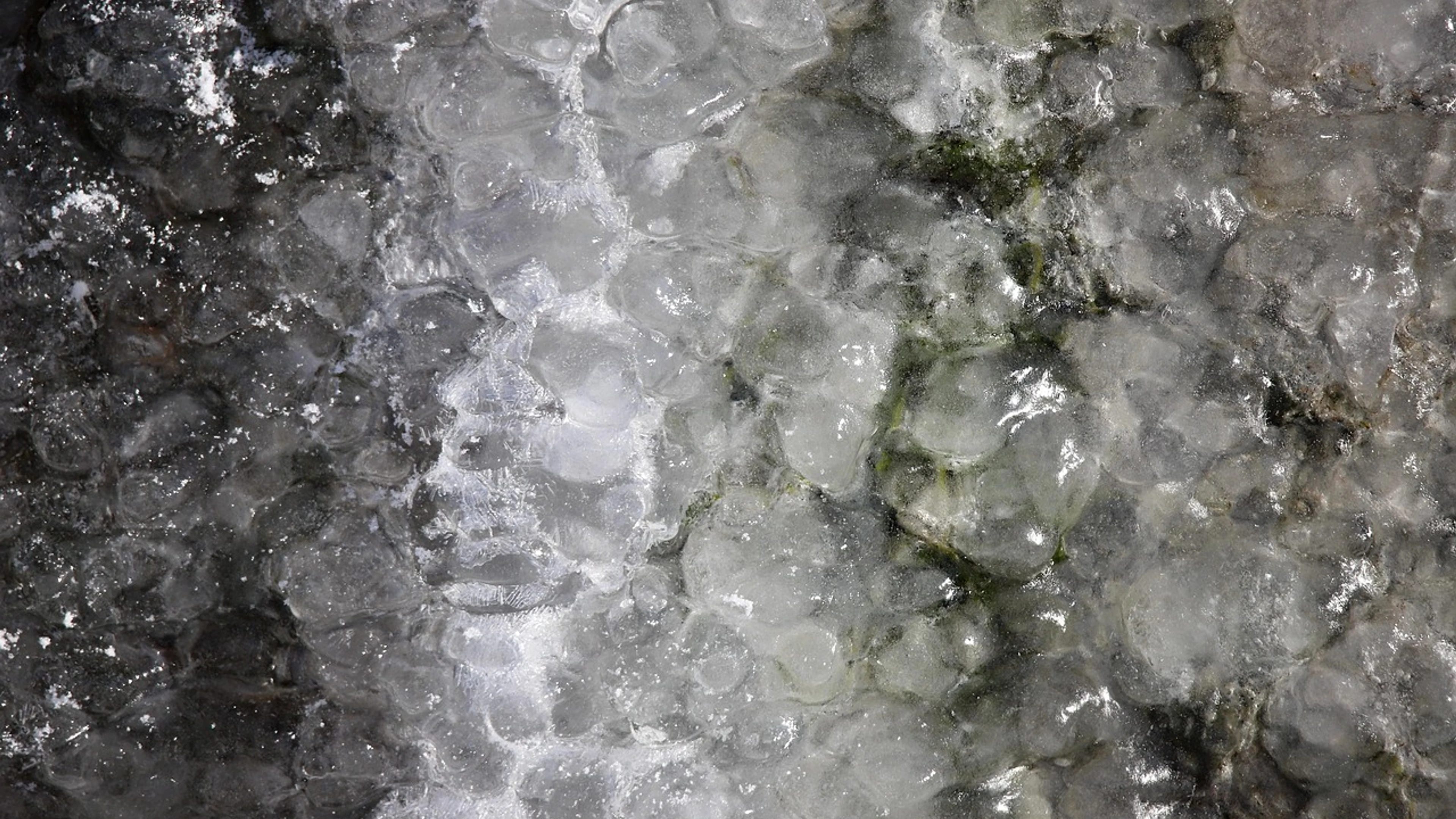 Frozen ice rink structure - free 4K Ultra HD abstract wallpaper for desktop