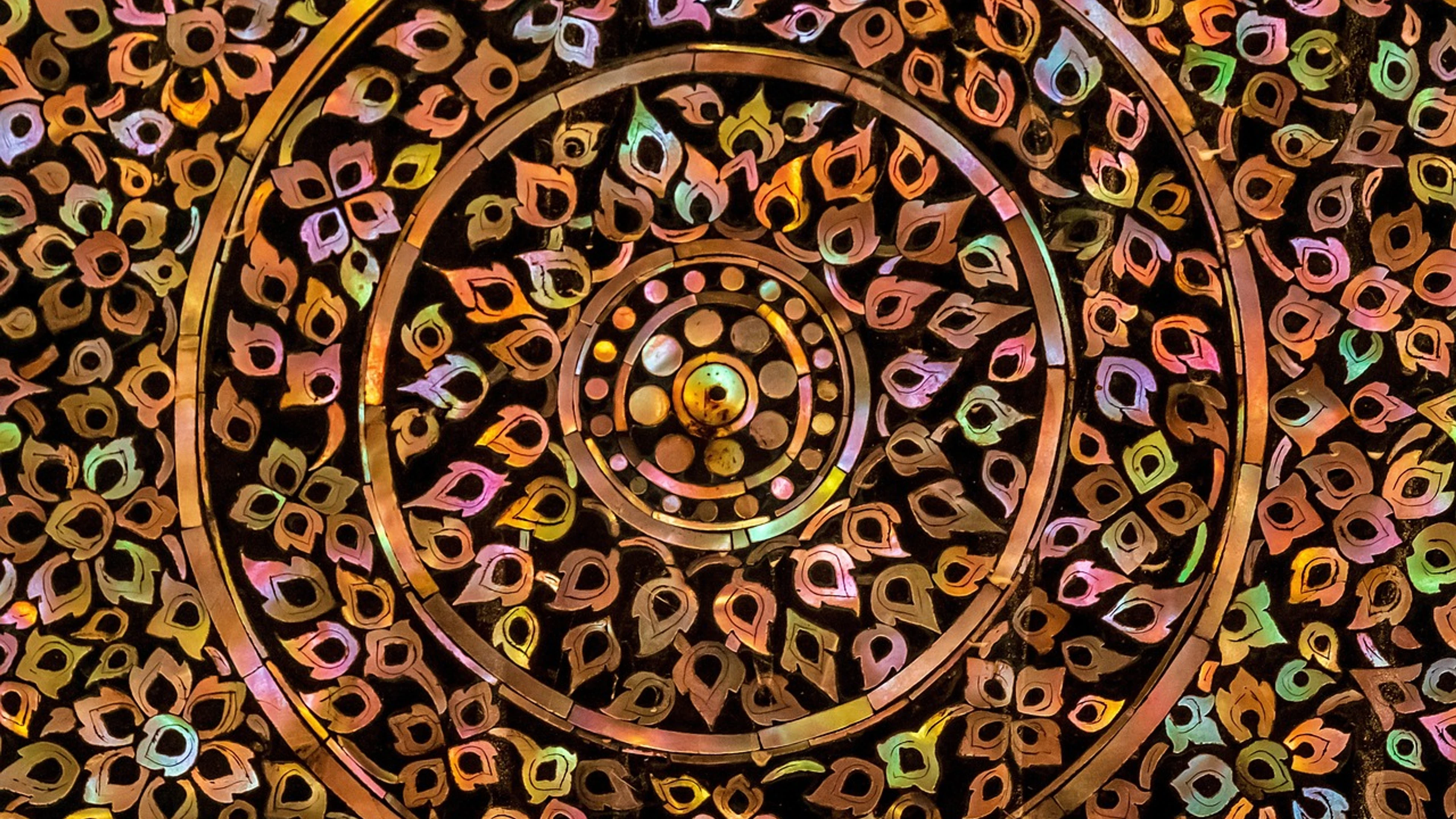 Multicoloured structure background - free 4K Ultra HD abstract wallpaper for desktop