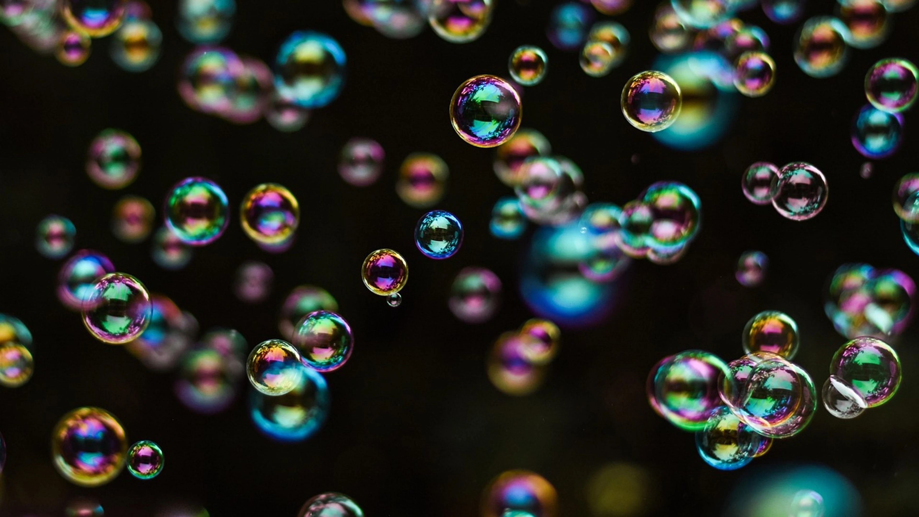 Soap bubbles multicoloured dazzling - free 4K Ultra HD abstract wallpaper for desktop