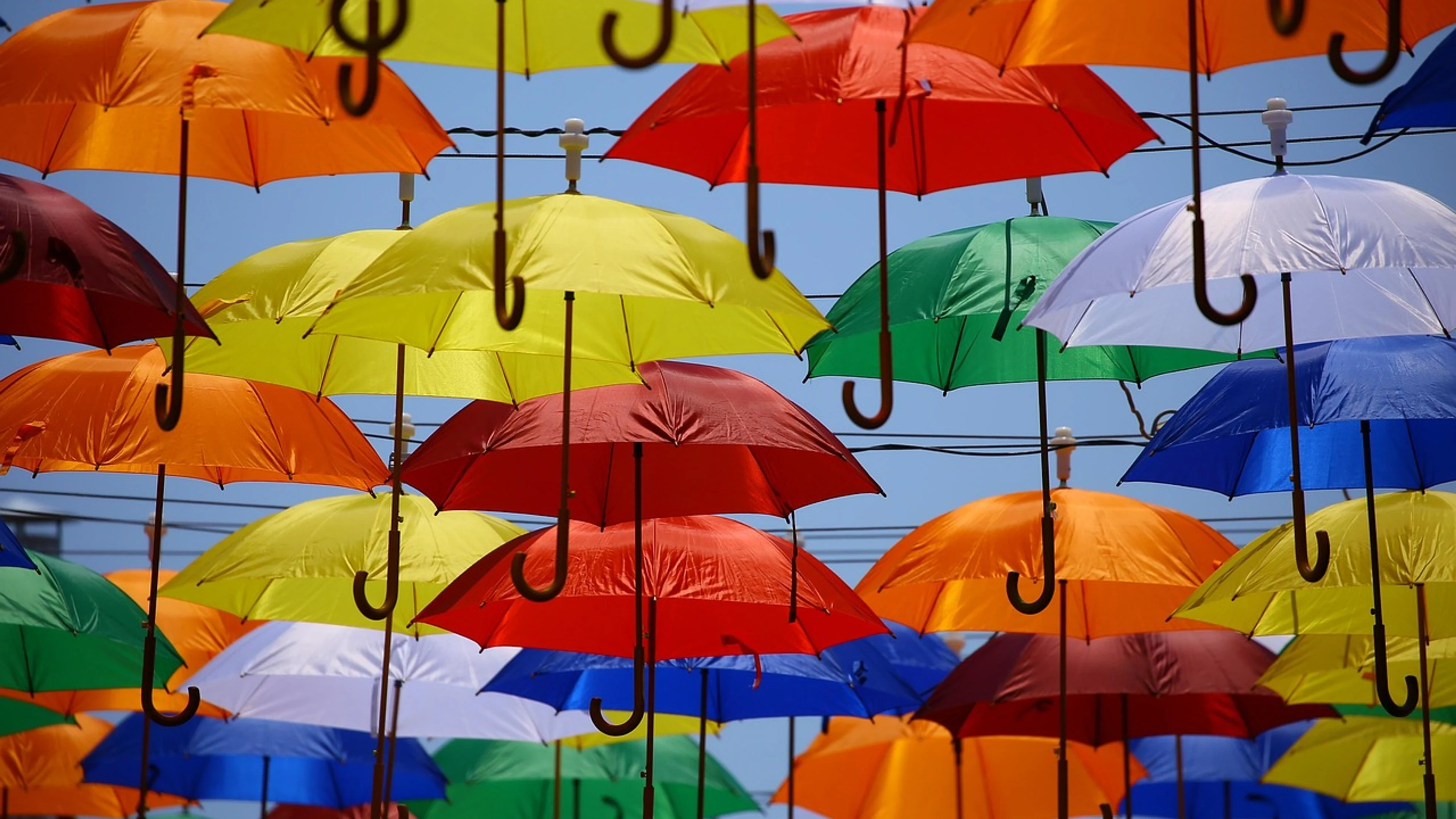 Umbrellas colorful arts - free 4K Ultra HD abstract wallpaper for desktop