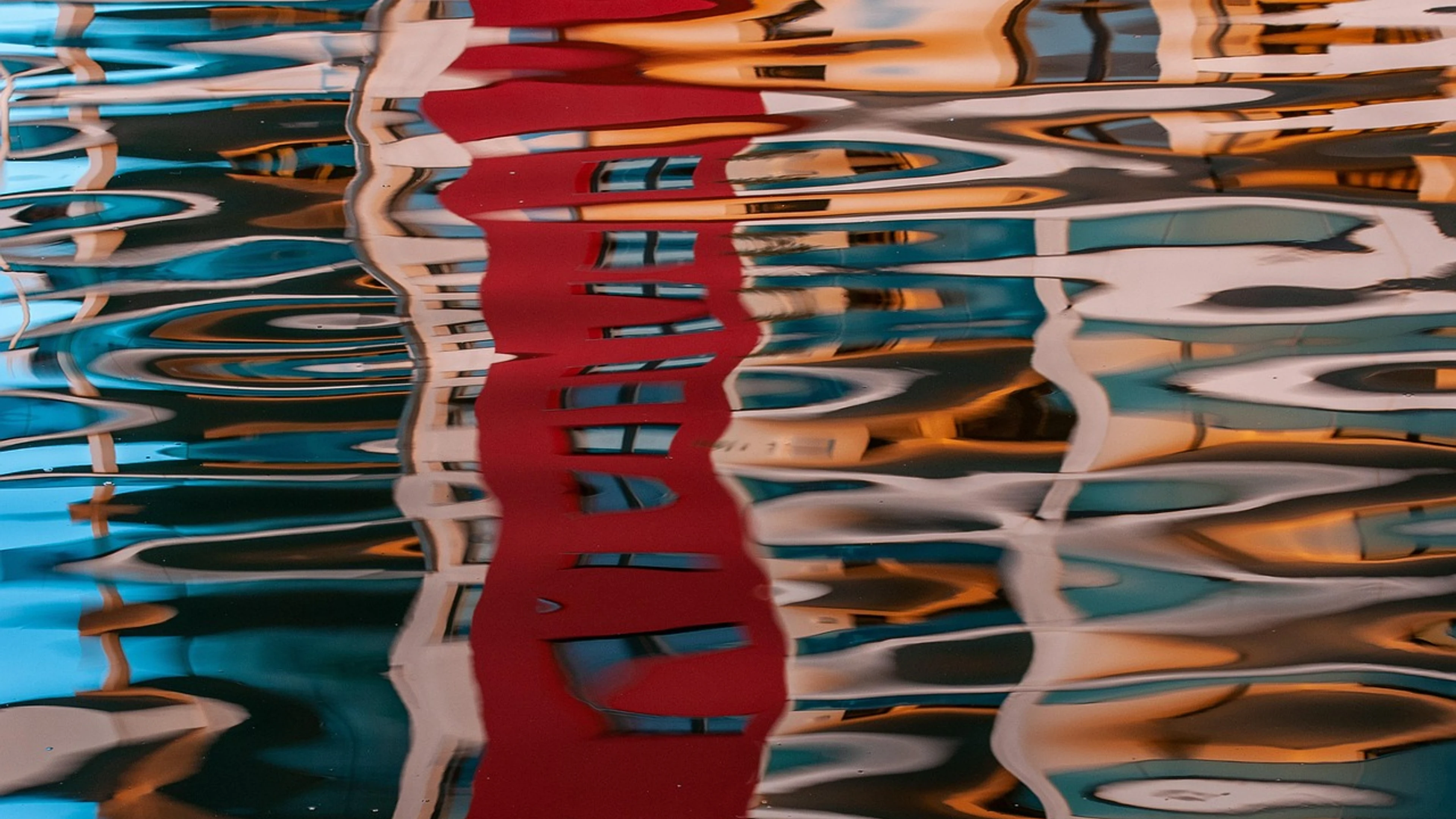 Water reflections abstract - free 4K Ultra HD abstract wallpaper for desktop