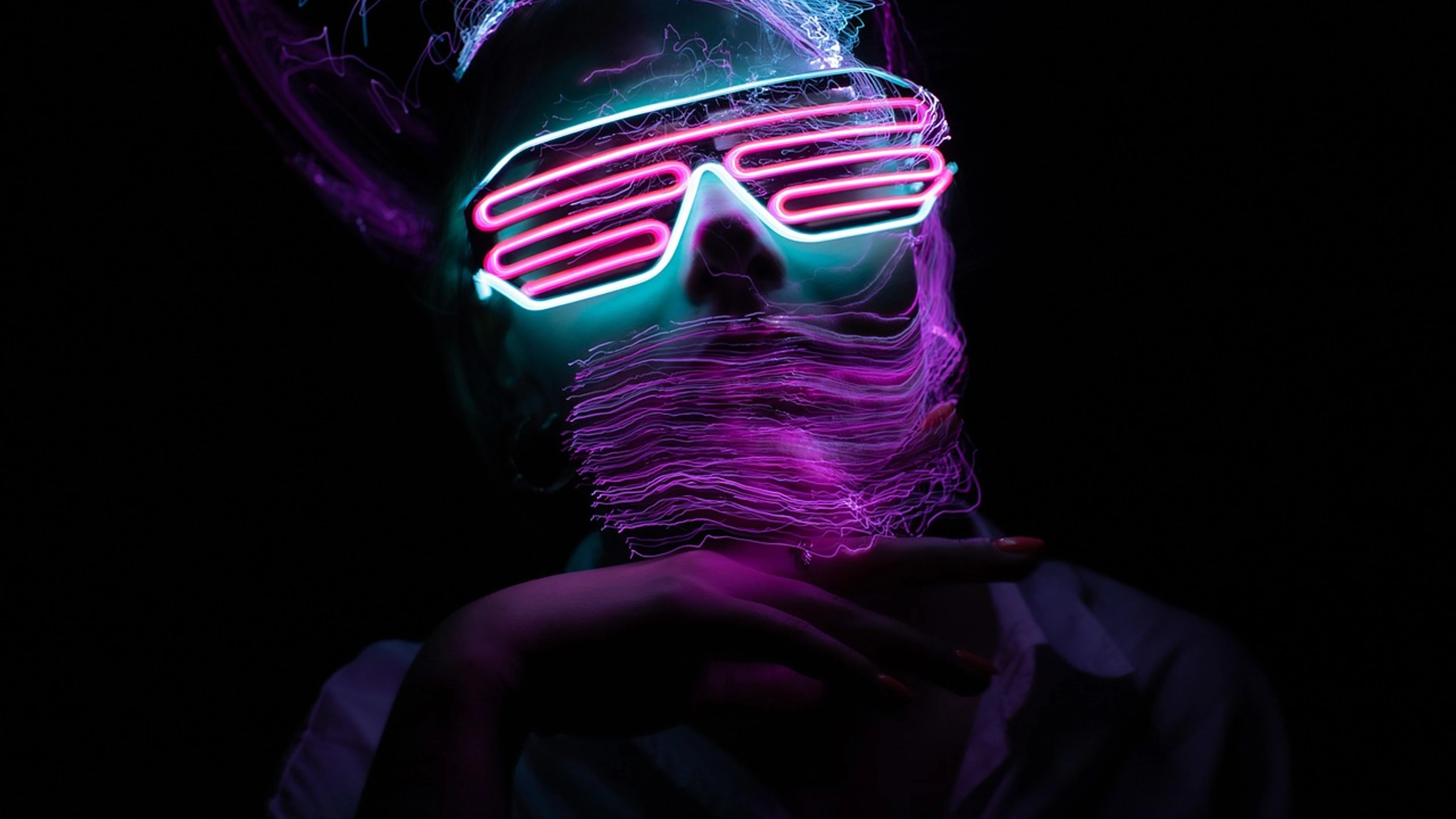 Woman face windows wallpaper - free 4K Ultra HD abstract wallpaper for desktop