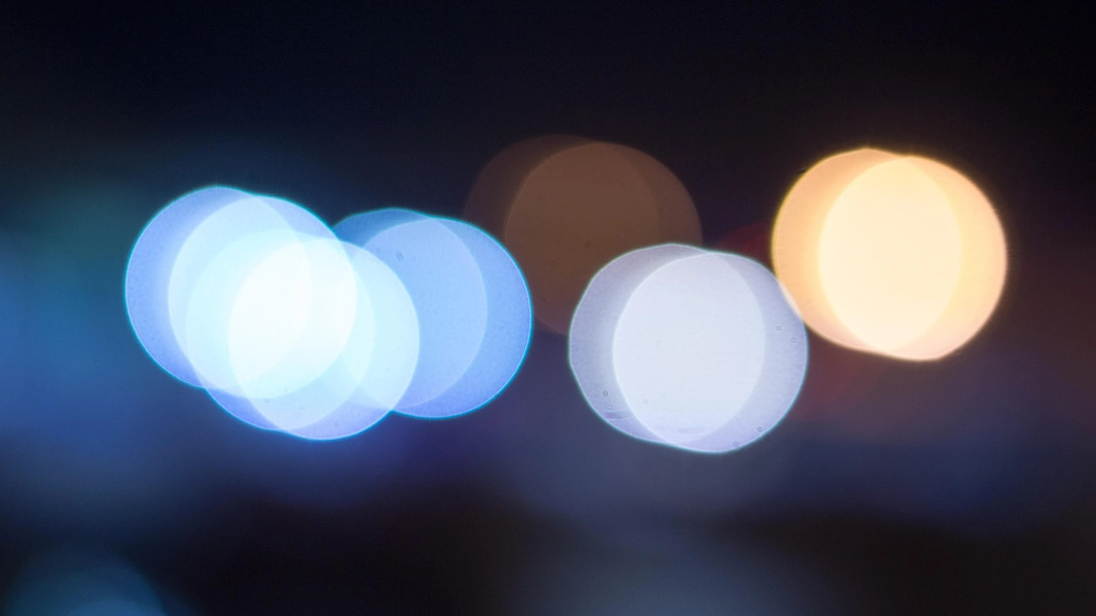Bokeh blur blue - free 4K Ultra HD aesthetic wallpaper for desktop