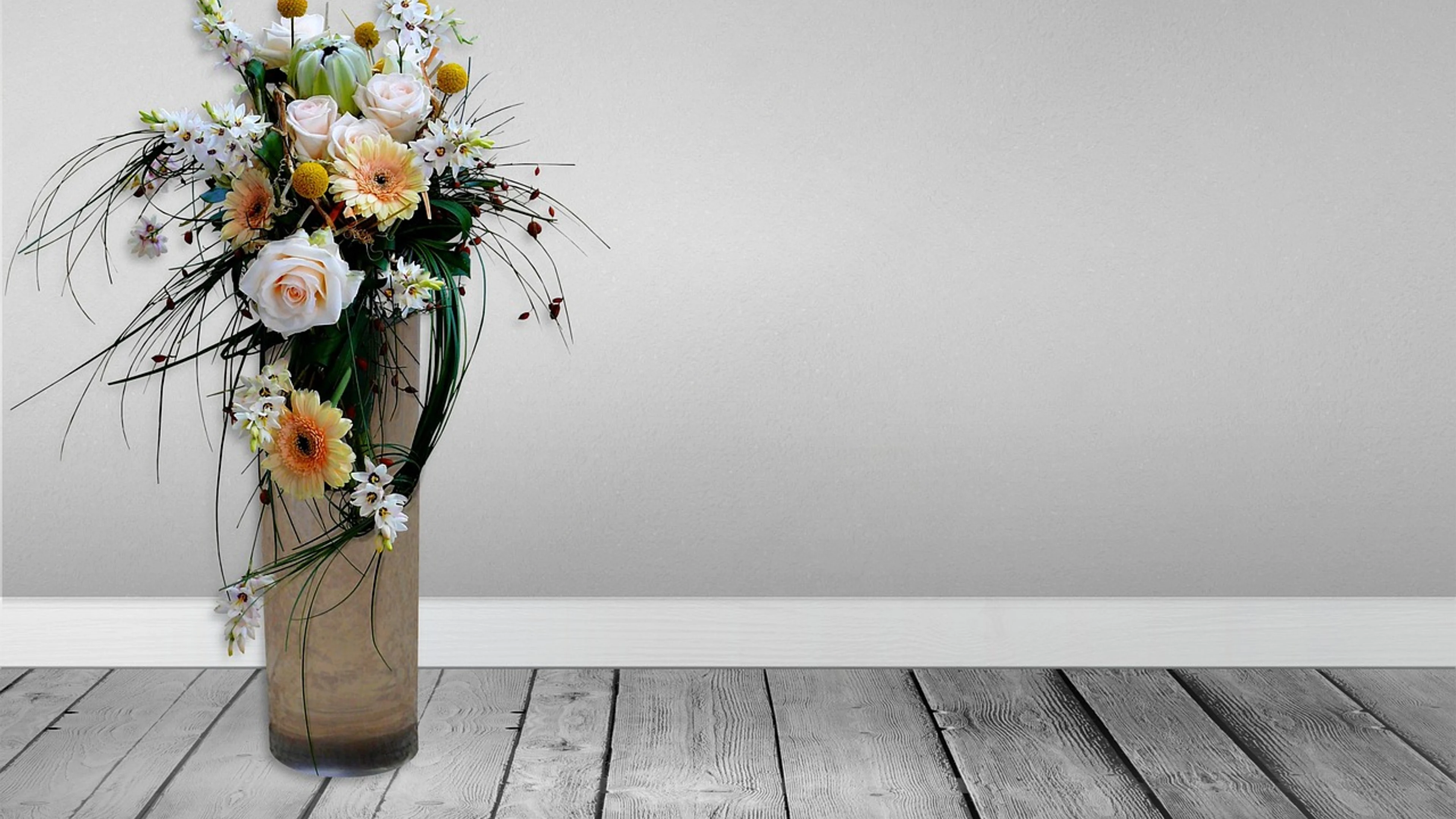 Flowers vase nature - free 4K Ultra HD aesthetic wallpaper for desktop