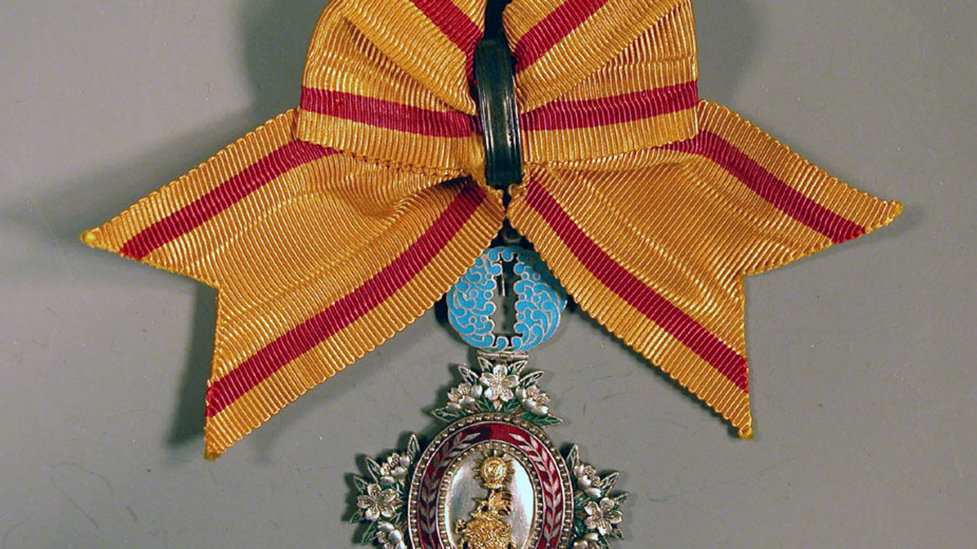 Medal - free hd aesthetic wallpaper for desktop