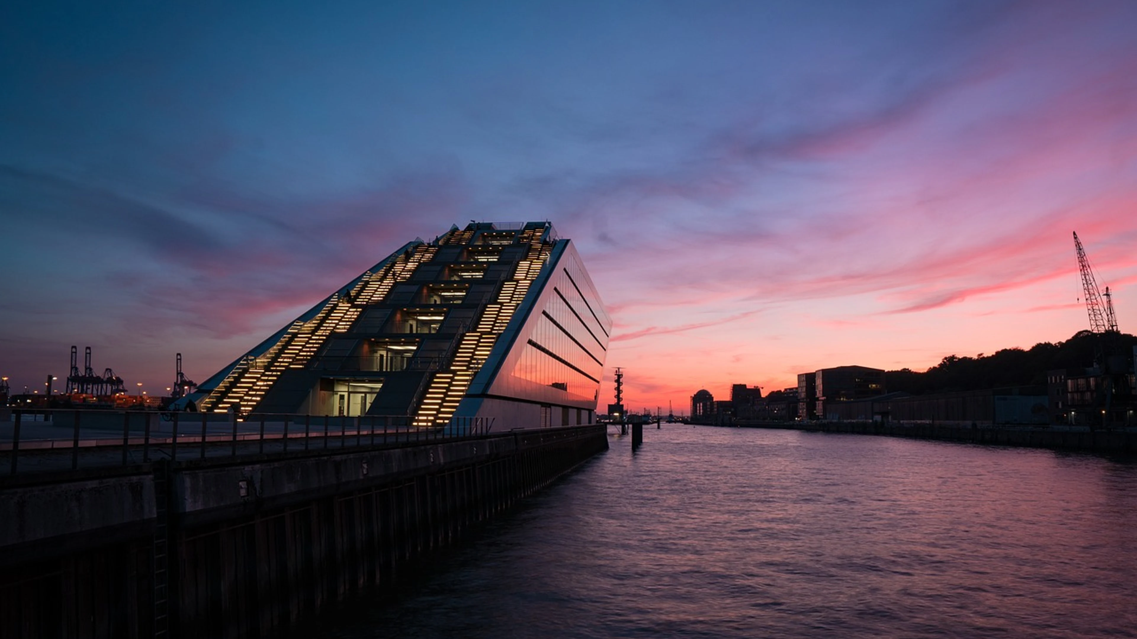 Dockland hamburg port - free 4K Ultra HD architecture wallpaper for desktop