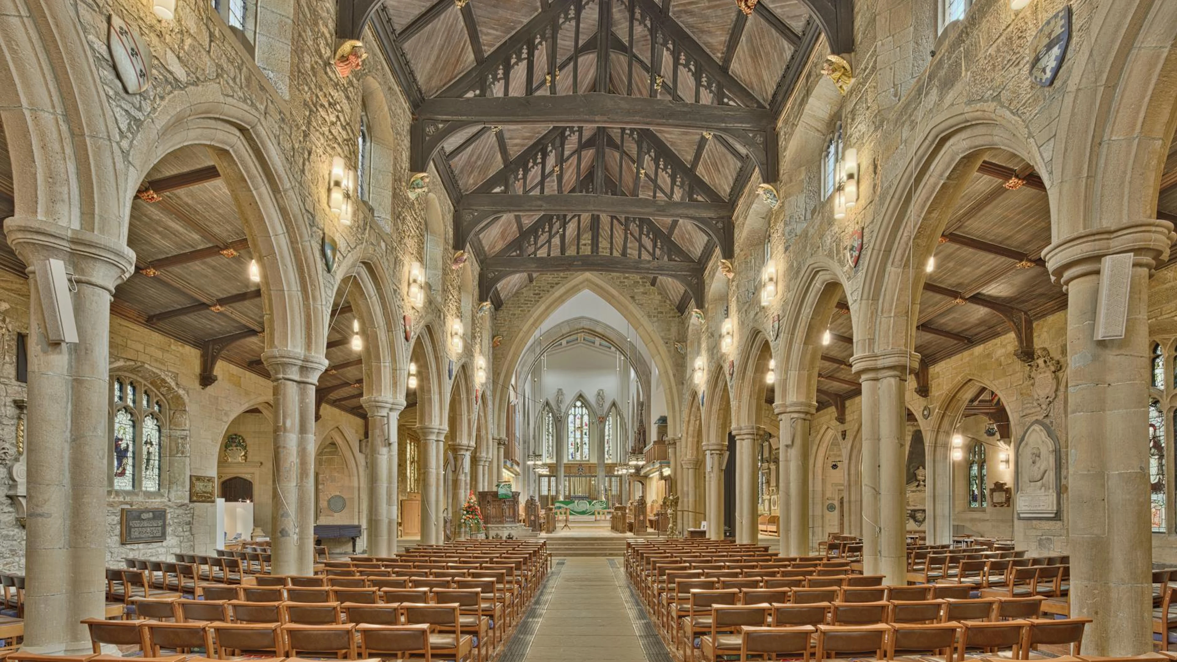 Explore the stunning Gothic architecture of Bradford Cathedral's nave in England - free 4K Ultra HD architecture wallpaper for desktop