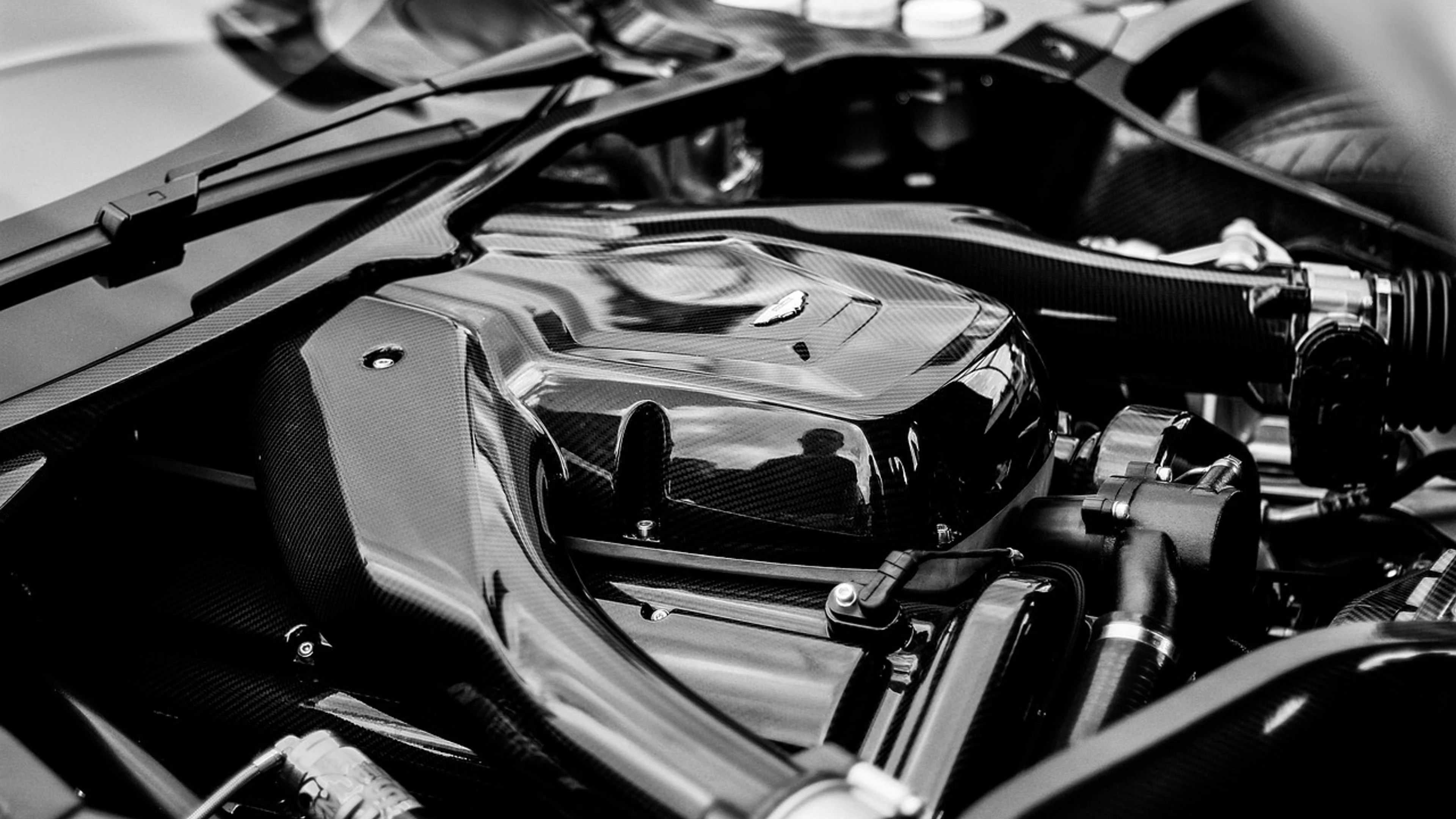 Aston martin vulcan engine supercar - free 4K Ultra HD cars wallpaper for desktop