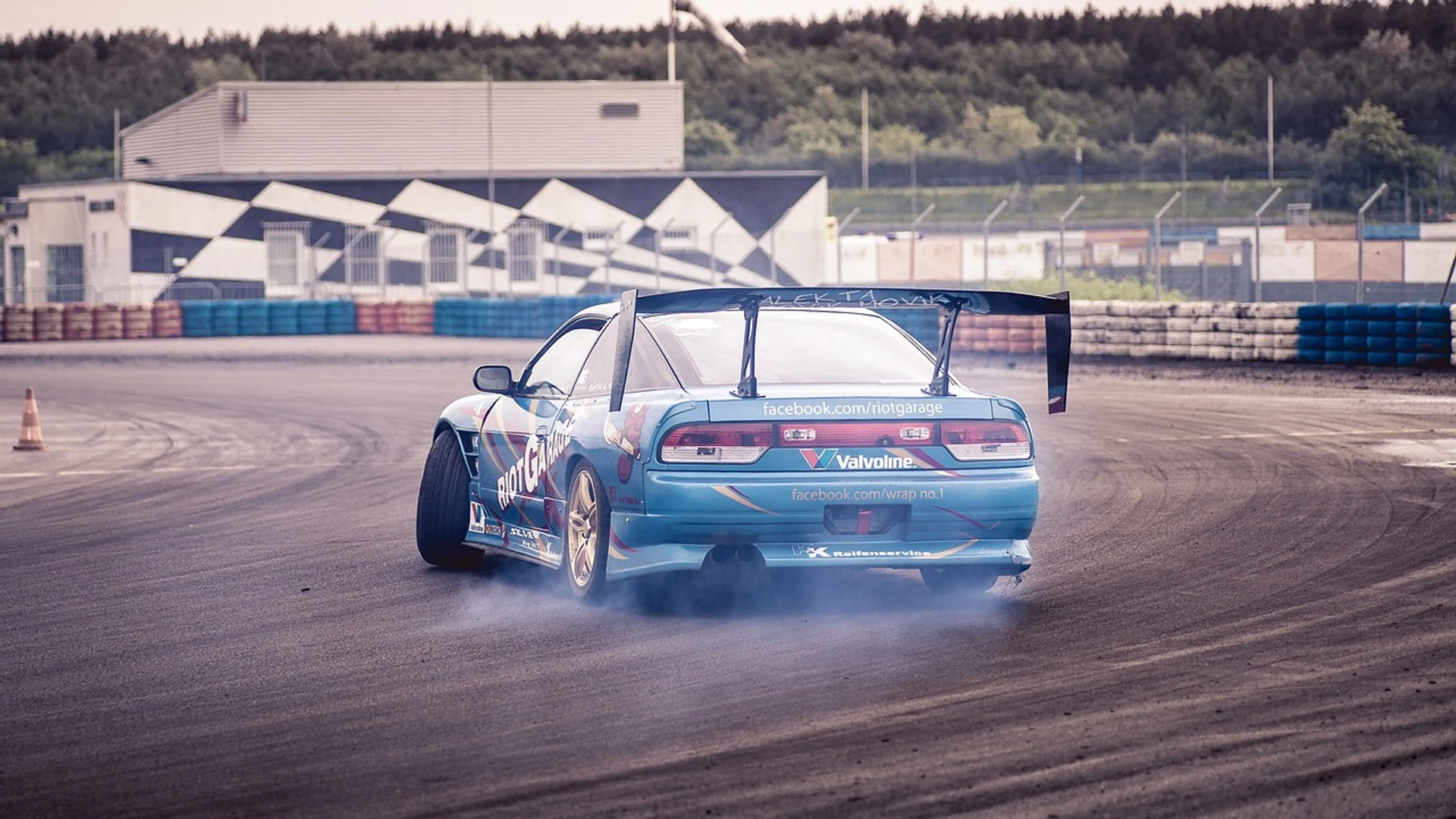 Automobile racing drift - free hd cars wallpaper for desktop