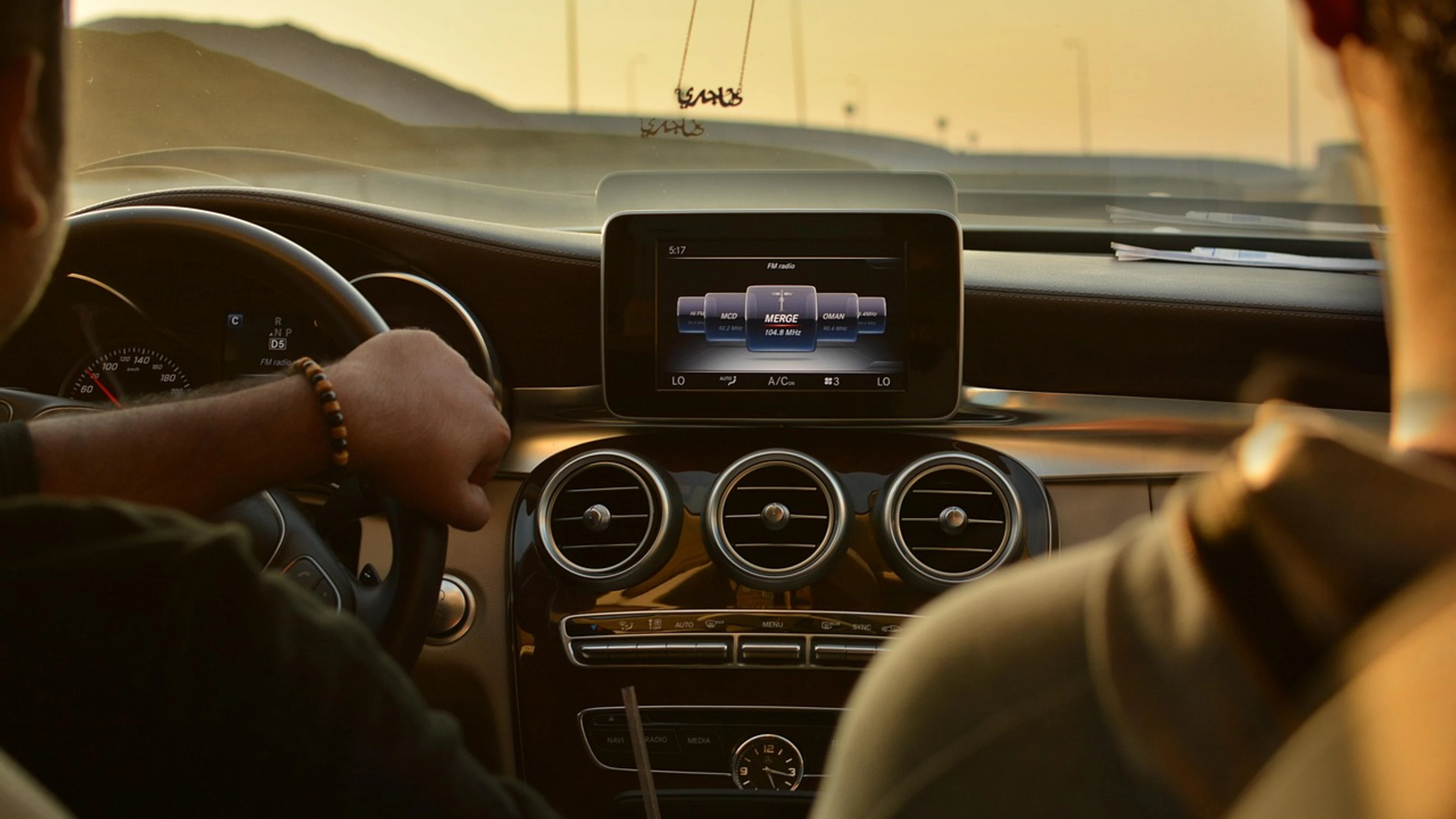 Car car interior driving car - free 4K Ultra HD cars wallpaper for desktop