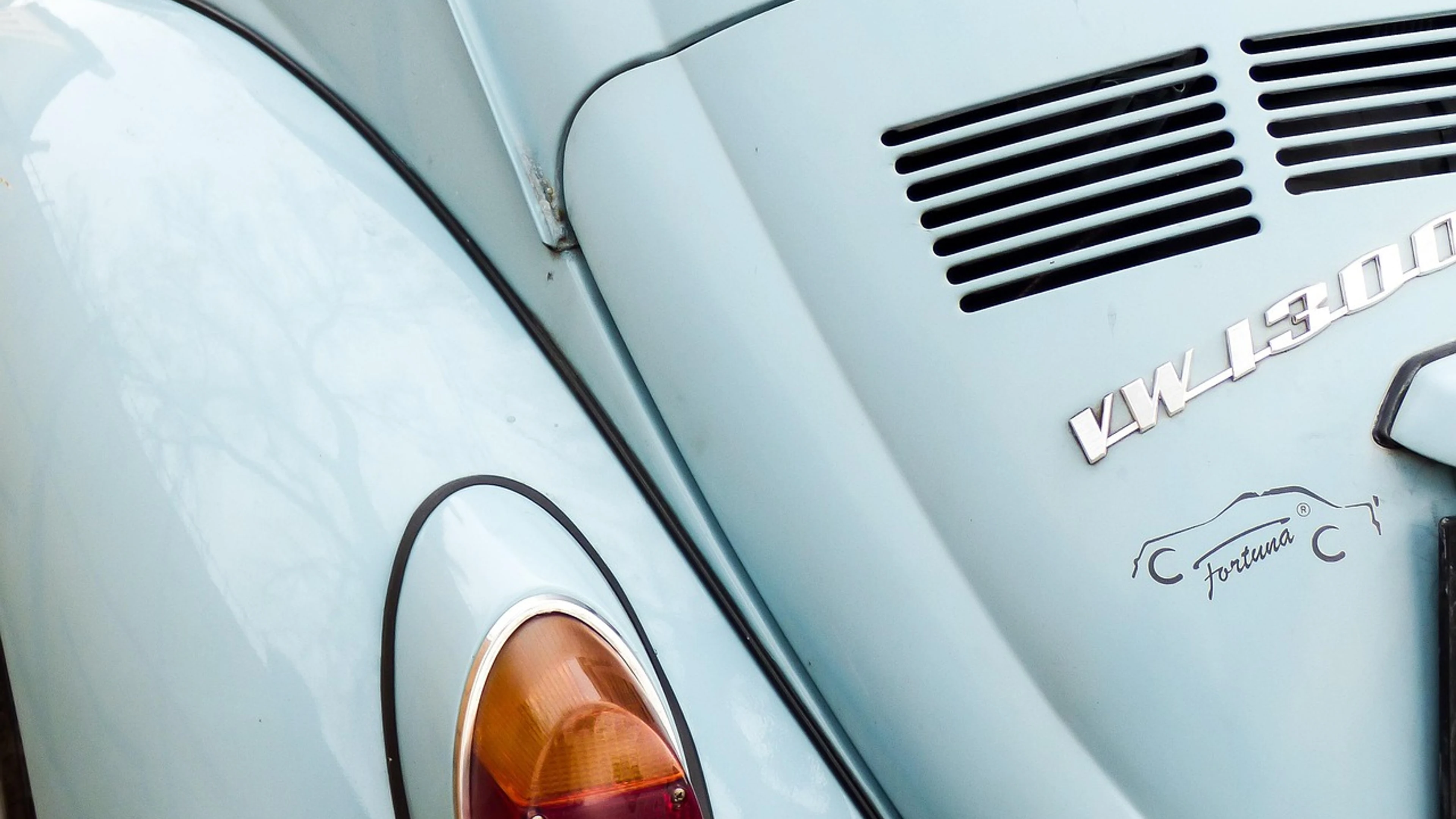 Car engine ride - free 4K Ultra HD cars wallpaper for desktop