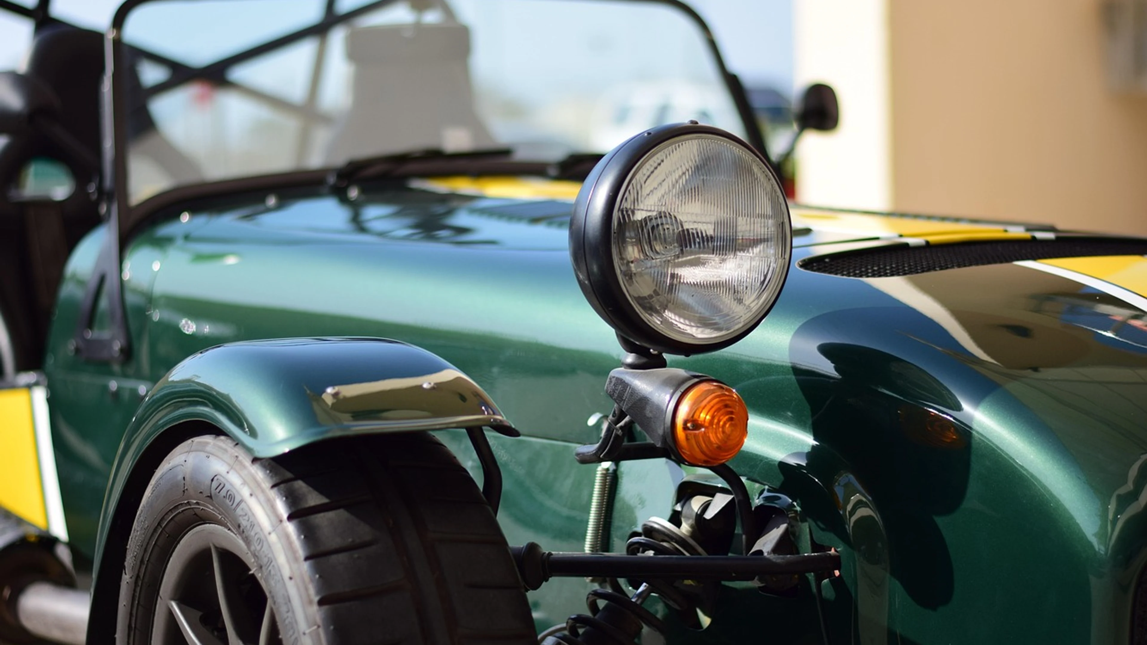 Car vehicle car wallpapers - free 4K Ultra HD cars wallpaper for desktop