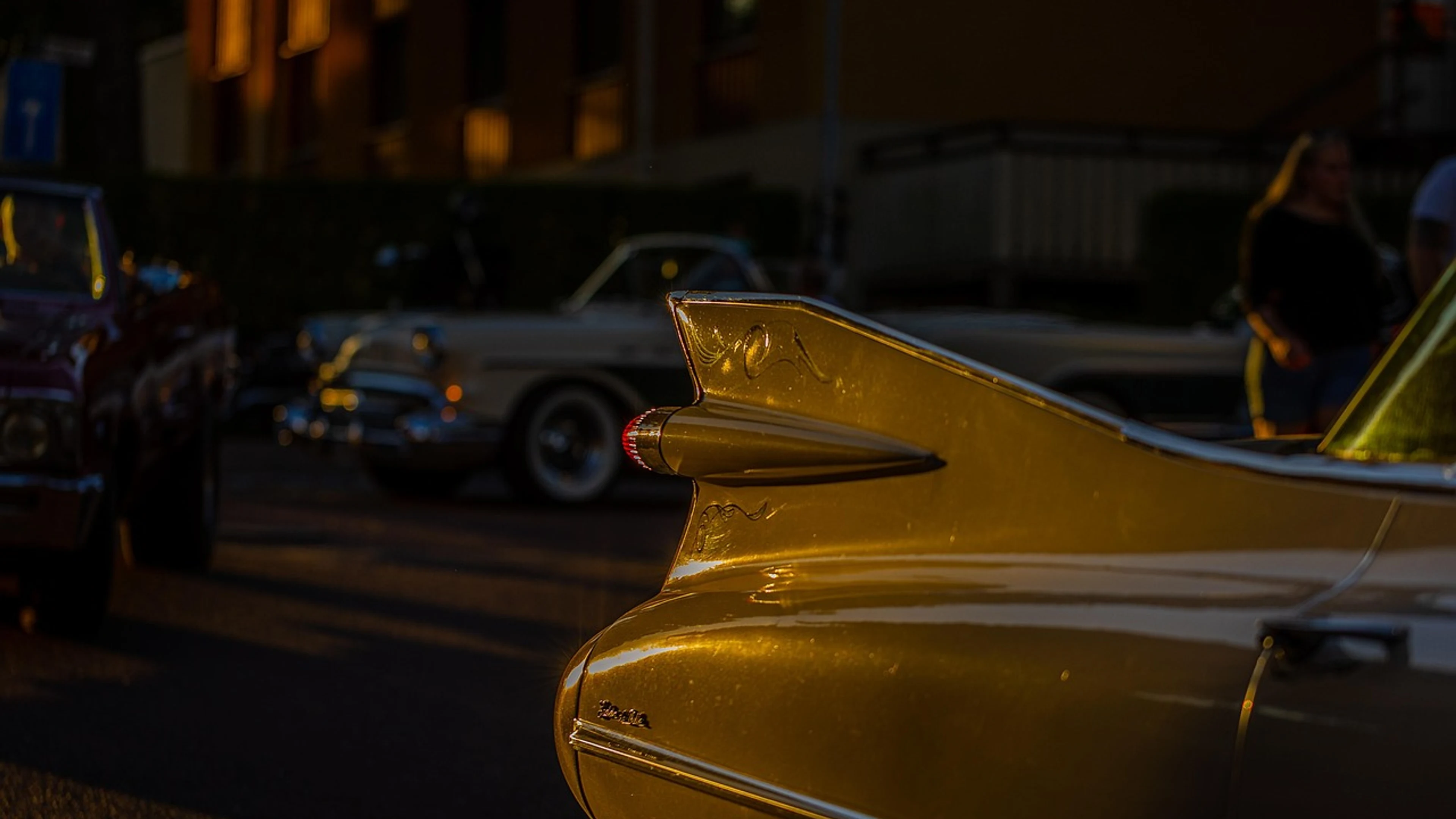 Car wing hind wing - free 4K Ultra HD cars wallpaper for desktop