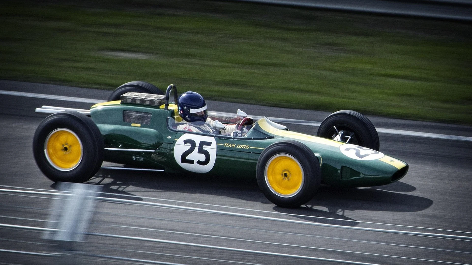 Fast speed racing - free hd cars wallpaper for desktop