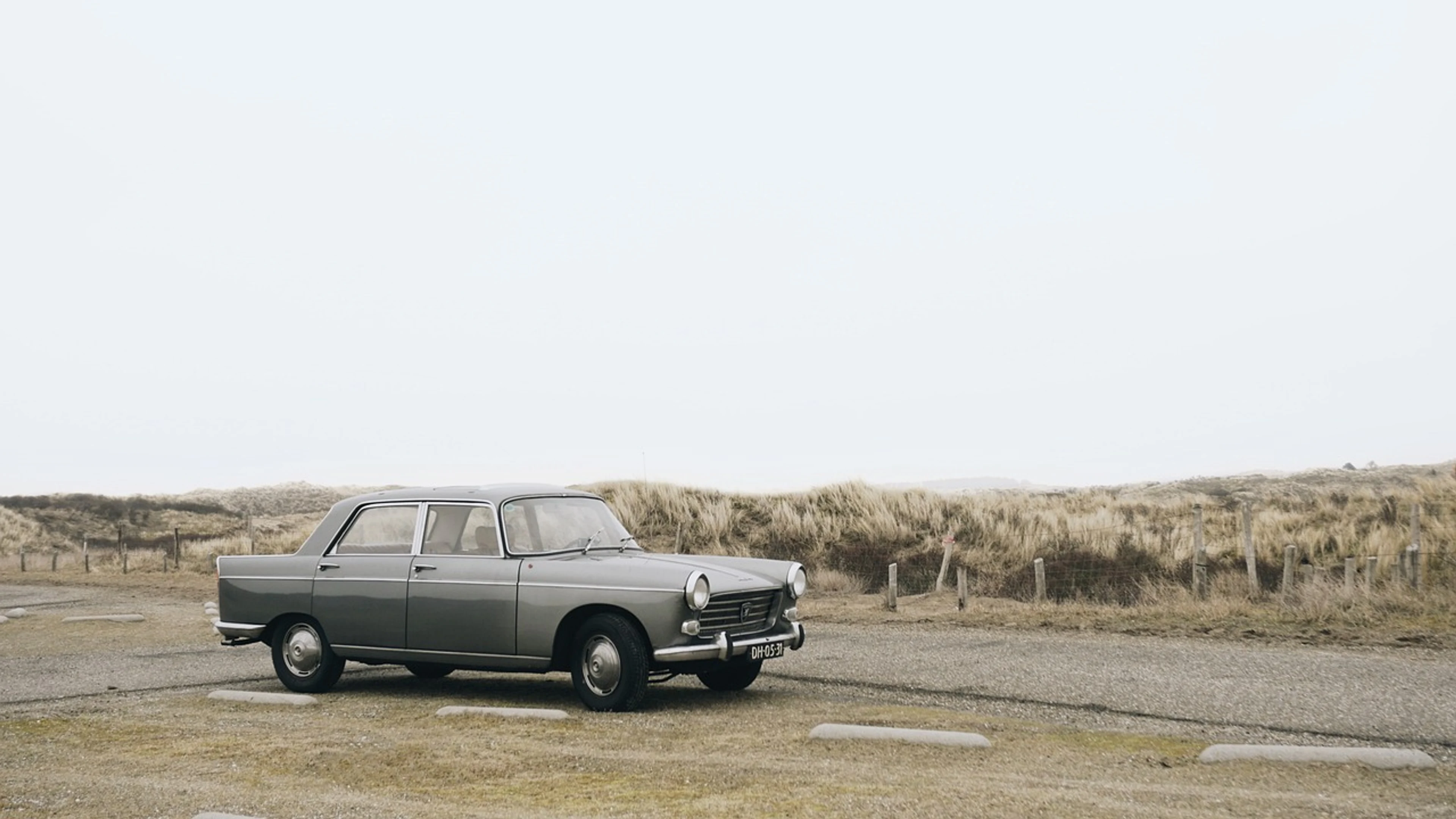 Old school england beach - free 4K Ultra HD cars wallpaper for desktop