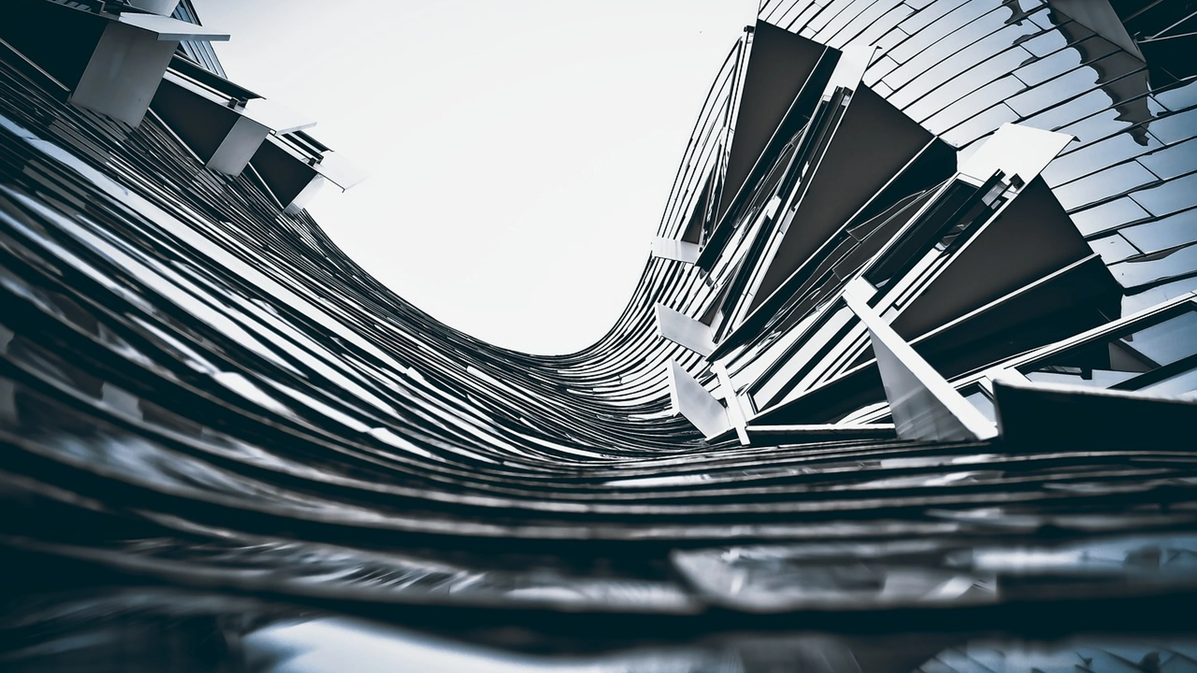 Abstract building architecture - free 4K Ultra HD city wallpaper for desktop