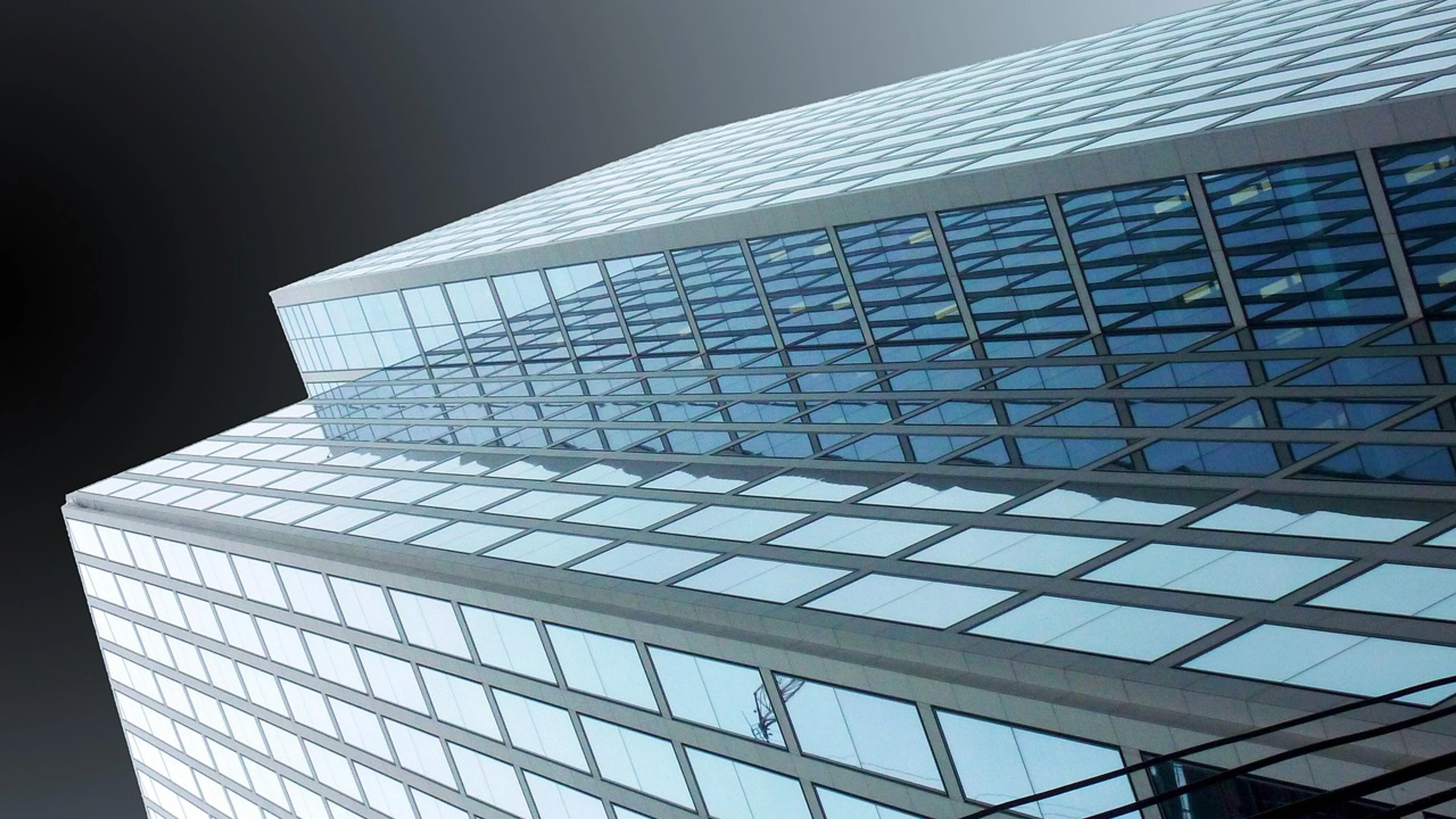 Architecture office building glass - free 4K Ultra HD city wallpaper for desktop
