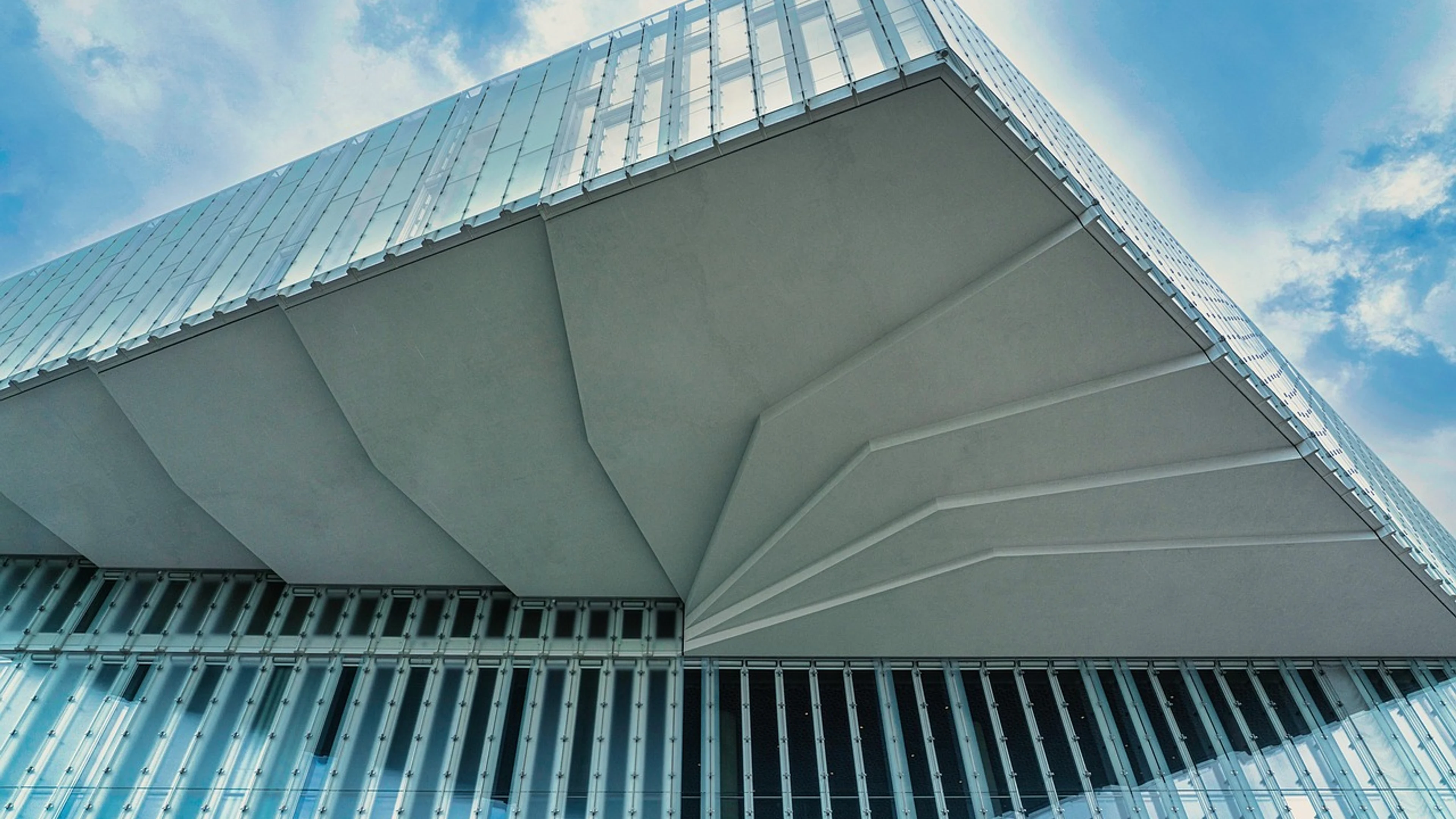 Building architecture lines - free 4K Ultra HD city wallpaper for desktop