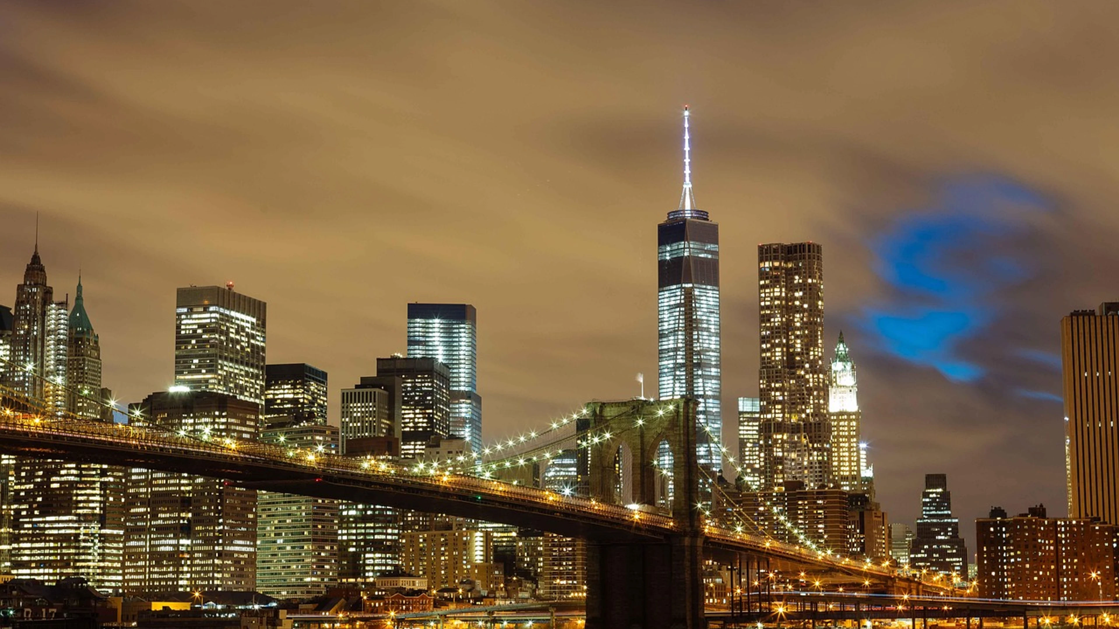 Buildings bridge illuminated - free 4K Ultra HD city wallpaper for desktop