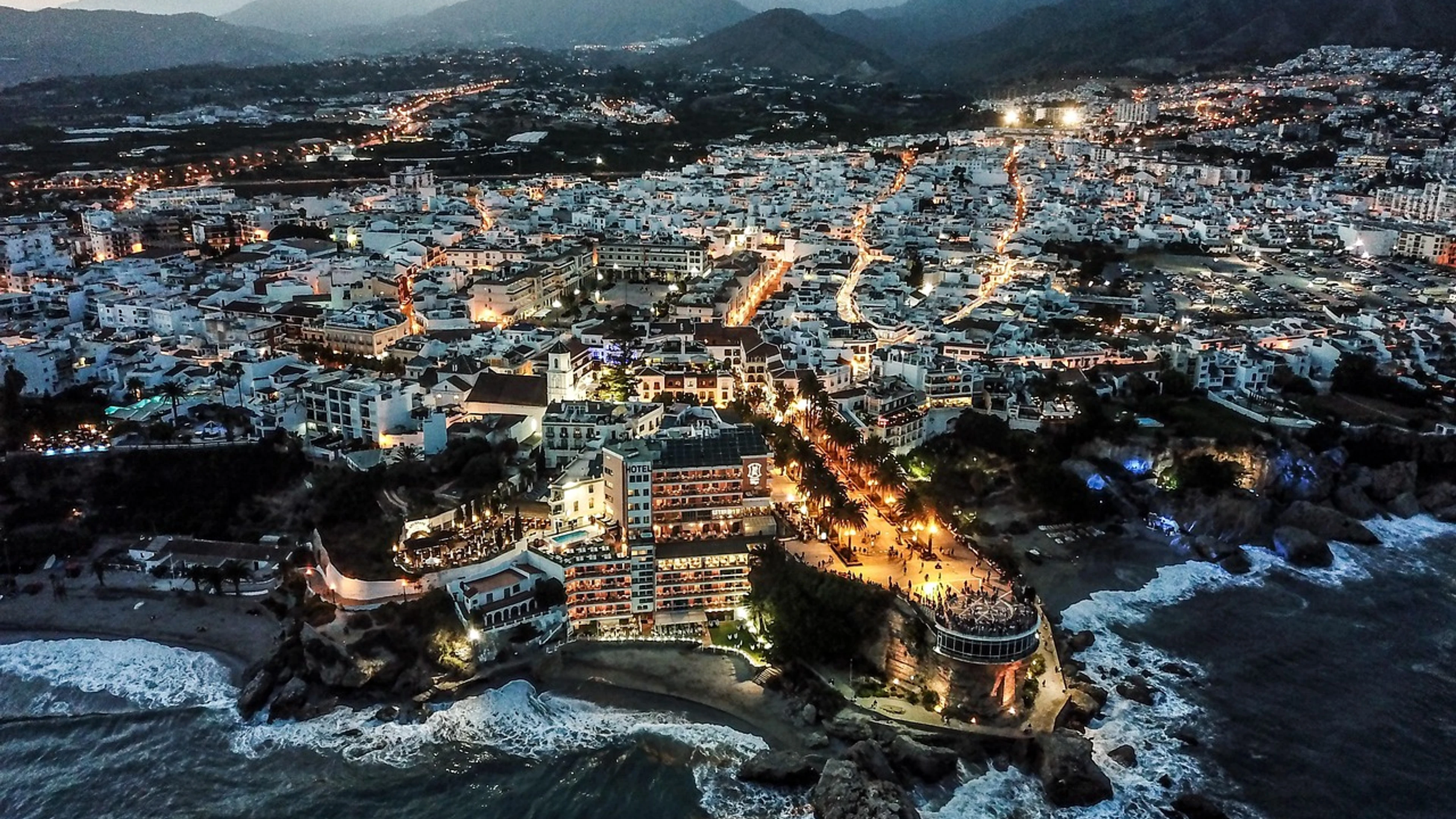 Dusk nerja malaga - free 4K Ultra HD city wallpaper for desktop