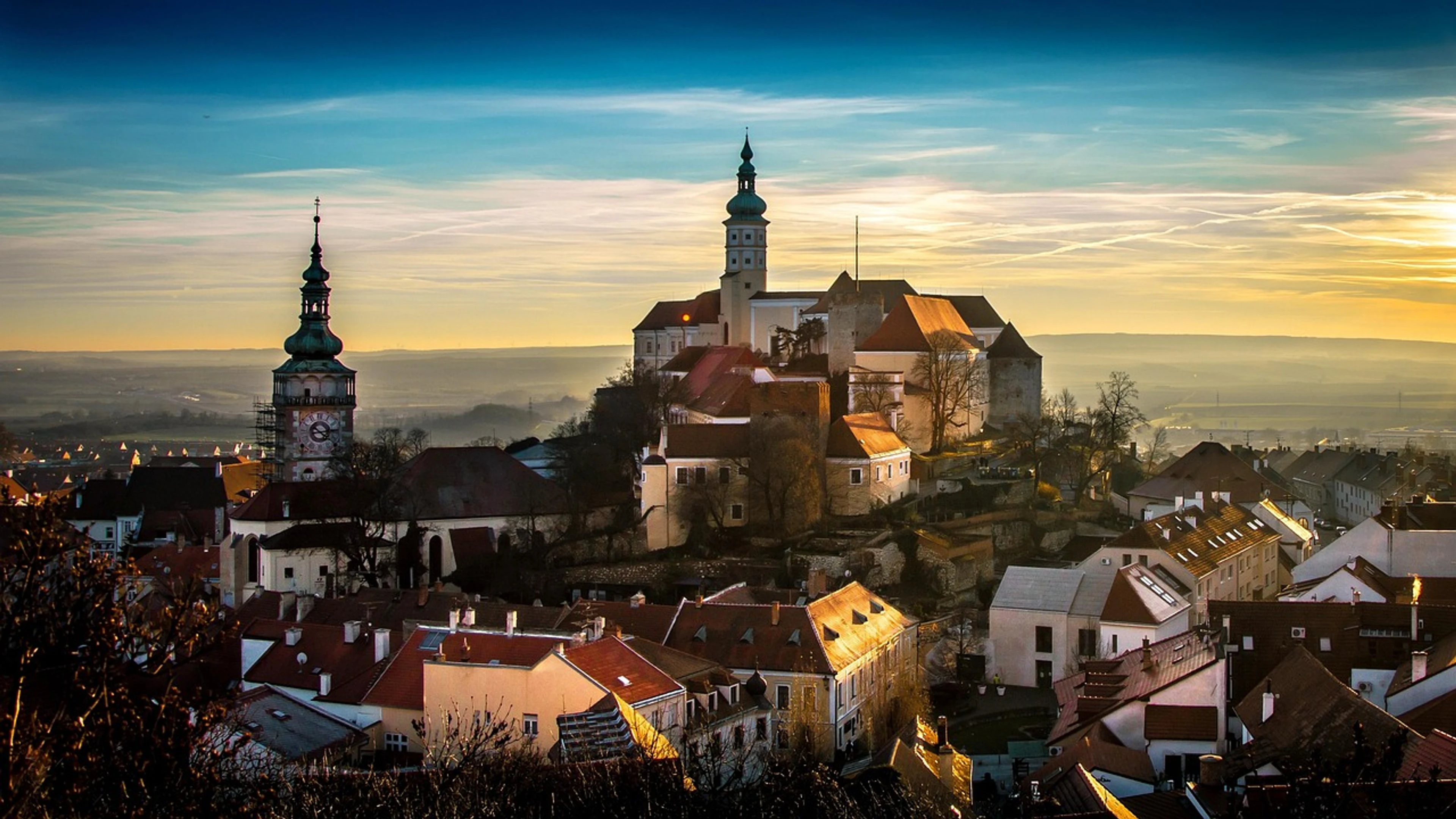 Mikulov city castle - free 4K Ultra HD city wallpaper for desktop