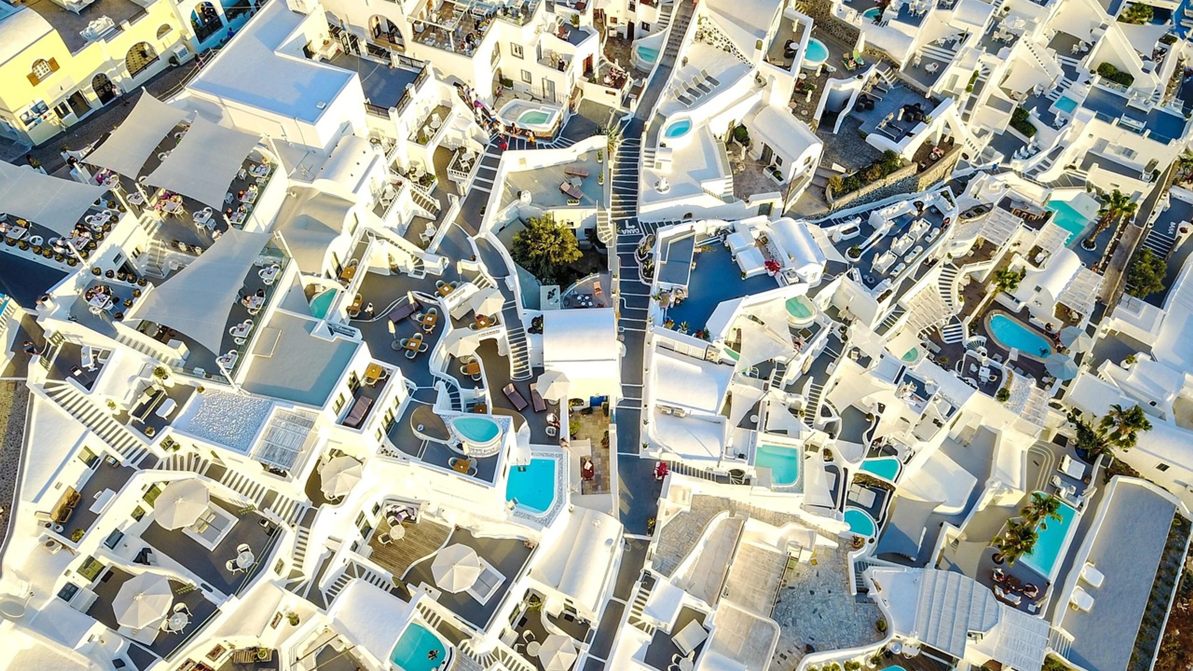 Santorini city greece - free 4K Ultra HD city wallpaper for desktop