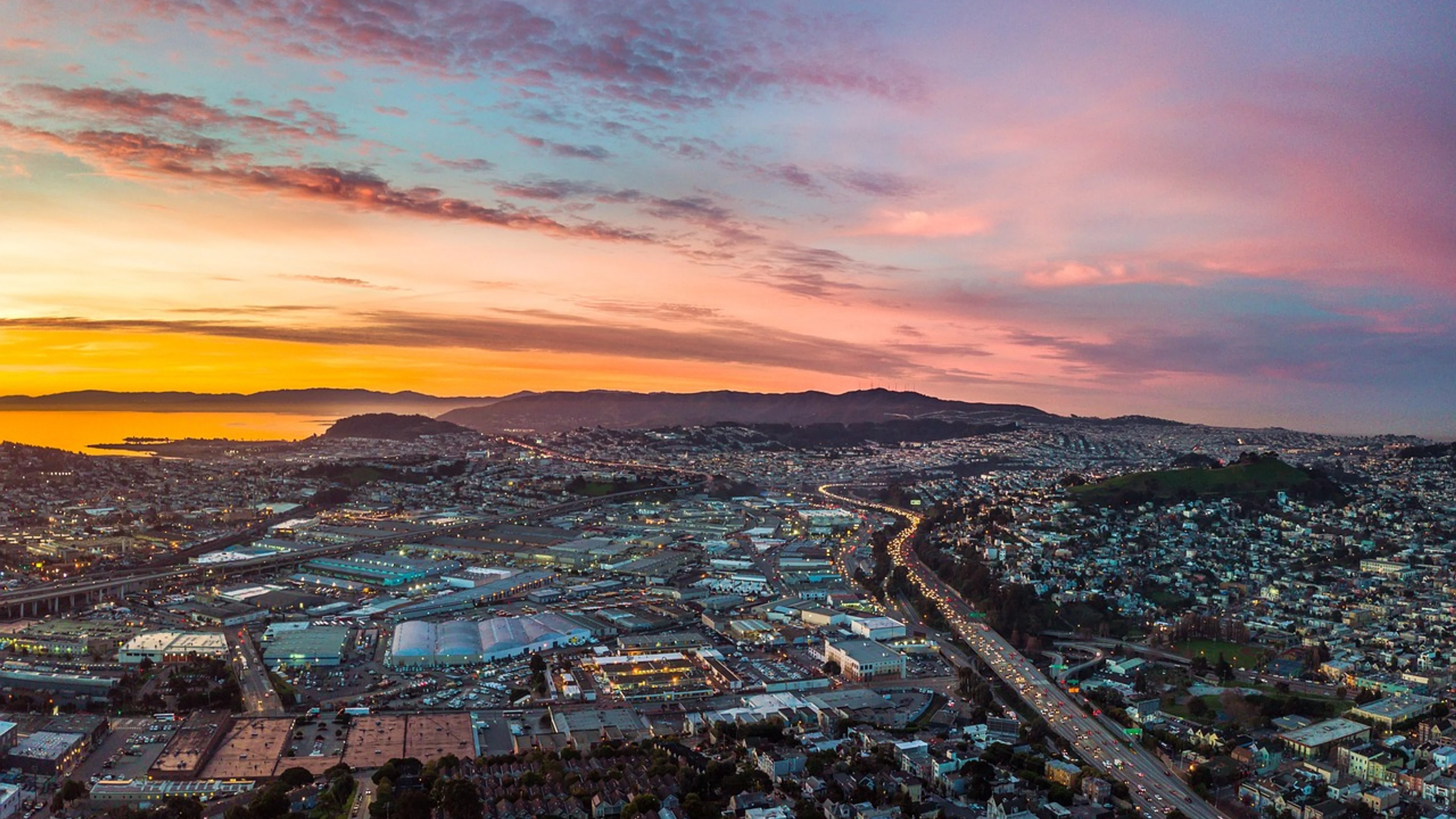 Sunrise city water - free 4K Ultra HD city wallpaper for desktop