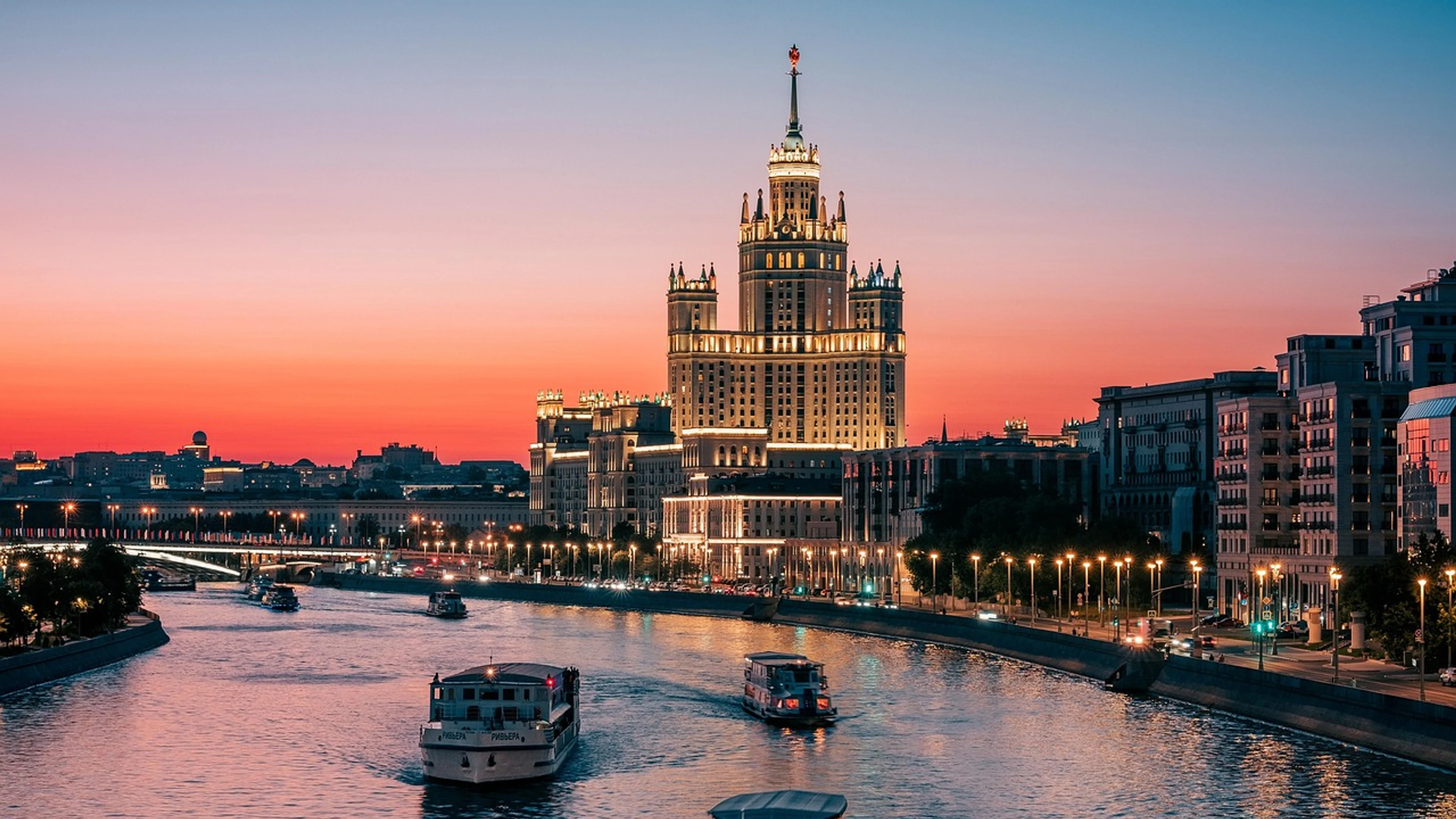 Sunset moscow city - free 4K Ultra HD city wallpaper for desktop