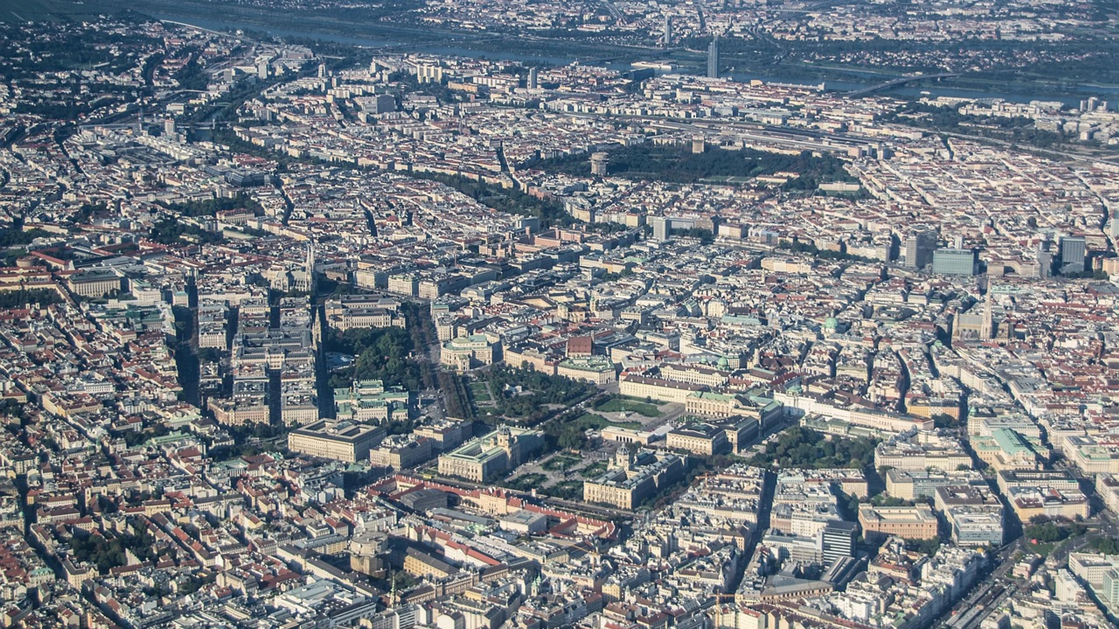 Vienna aerial view city - free 4K Ultra HD city wallpaper for desktop