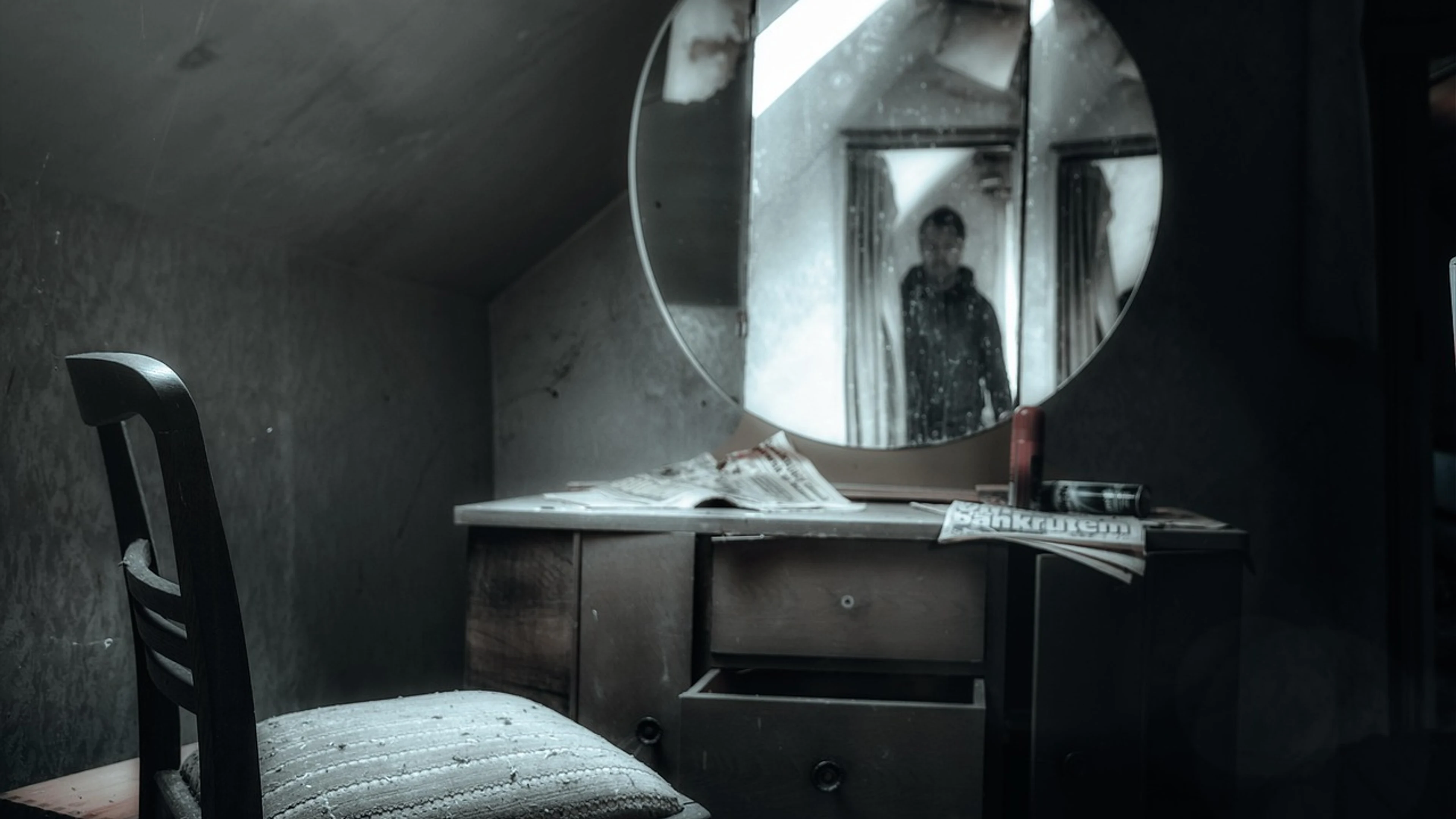 Chamber chair mirrors - free 4K Ultra HD dark wallpaper for desktop