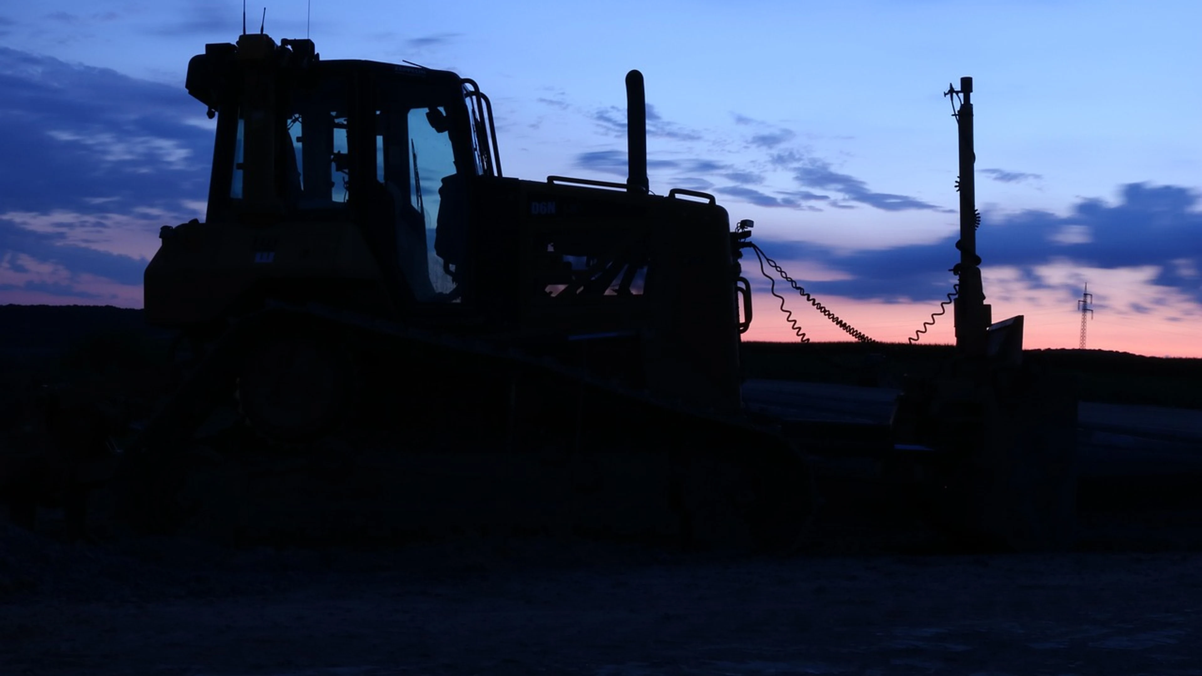 Construction machine darkness the shade - free 4K Ultra HD dark wallpaper for desktop
