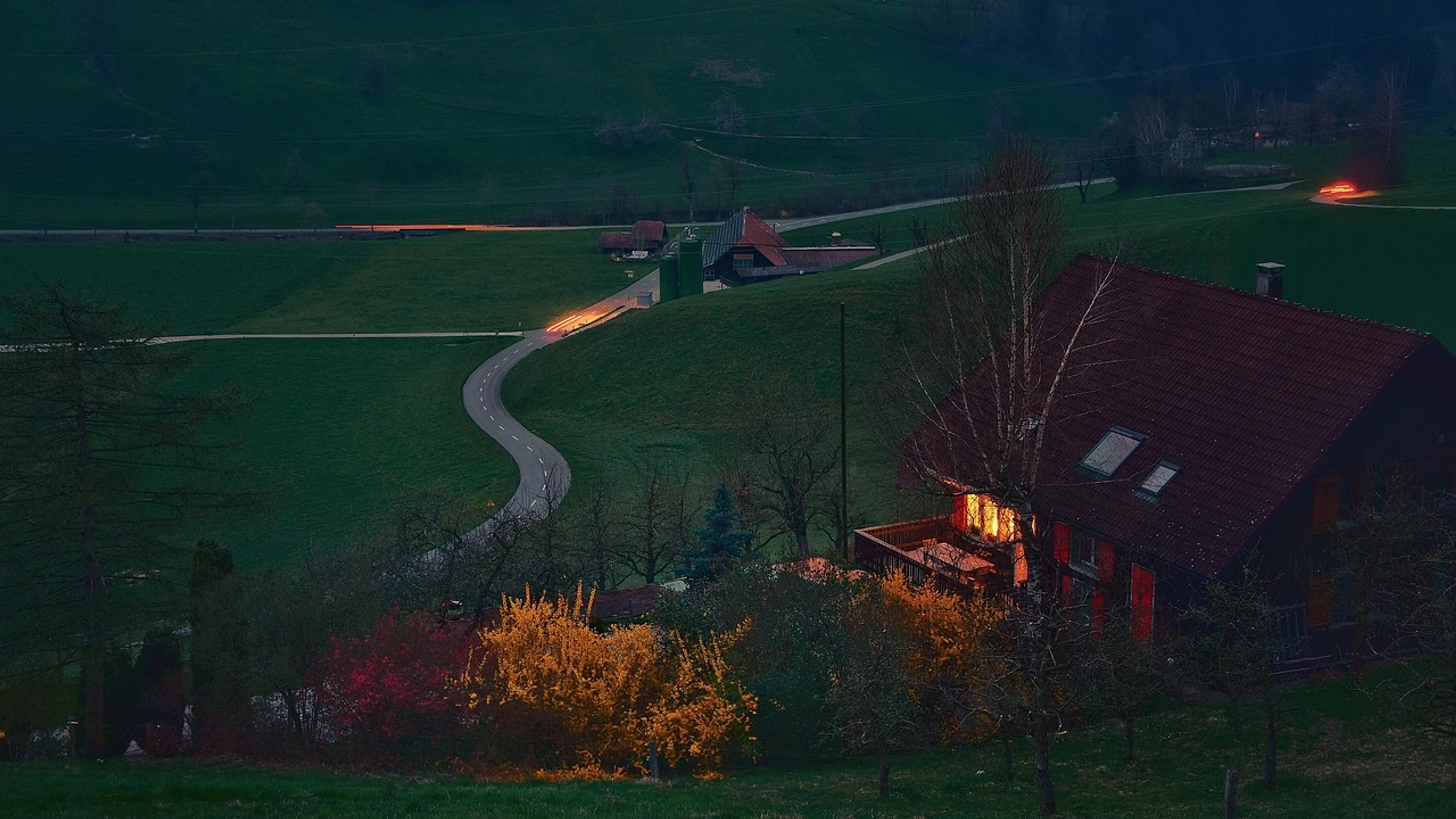 Dusk long exposure eve - free 4K Ultra HD dark wallpaper for desktop