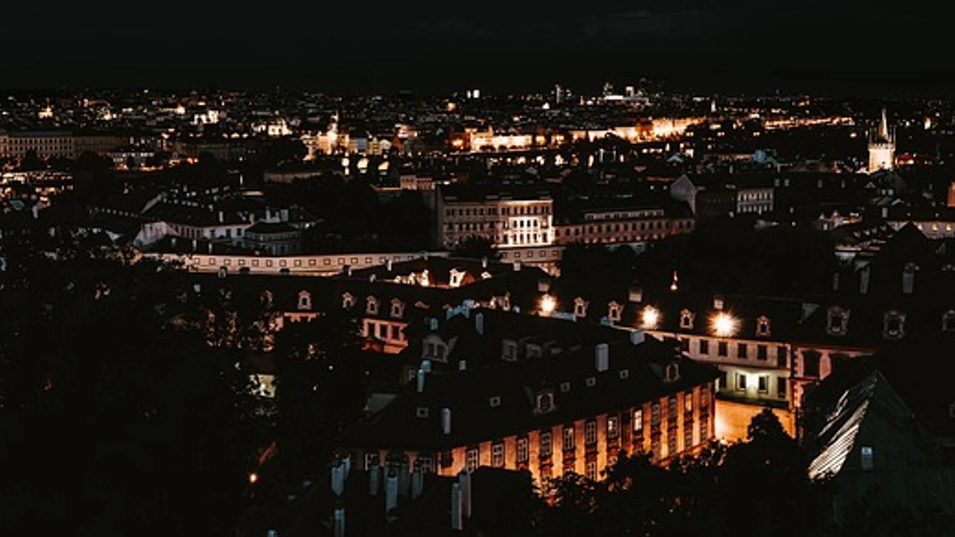 Prague lights city - free 4K Ultra HD dark wallpaper for desktop