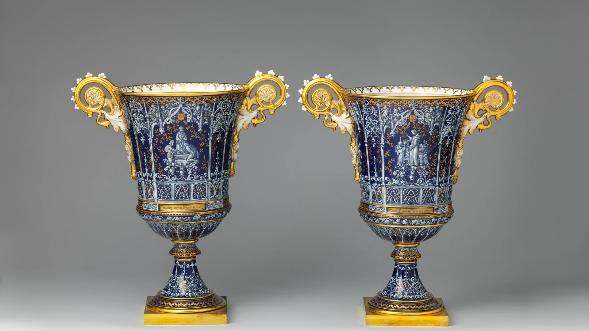 Vase (vase gothique Fragonard) (one of a pair) - free hd dark wallpaper for desktop