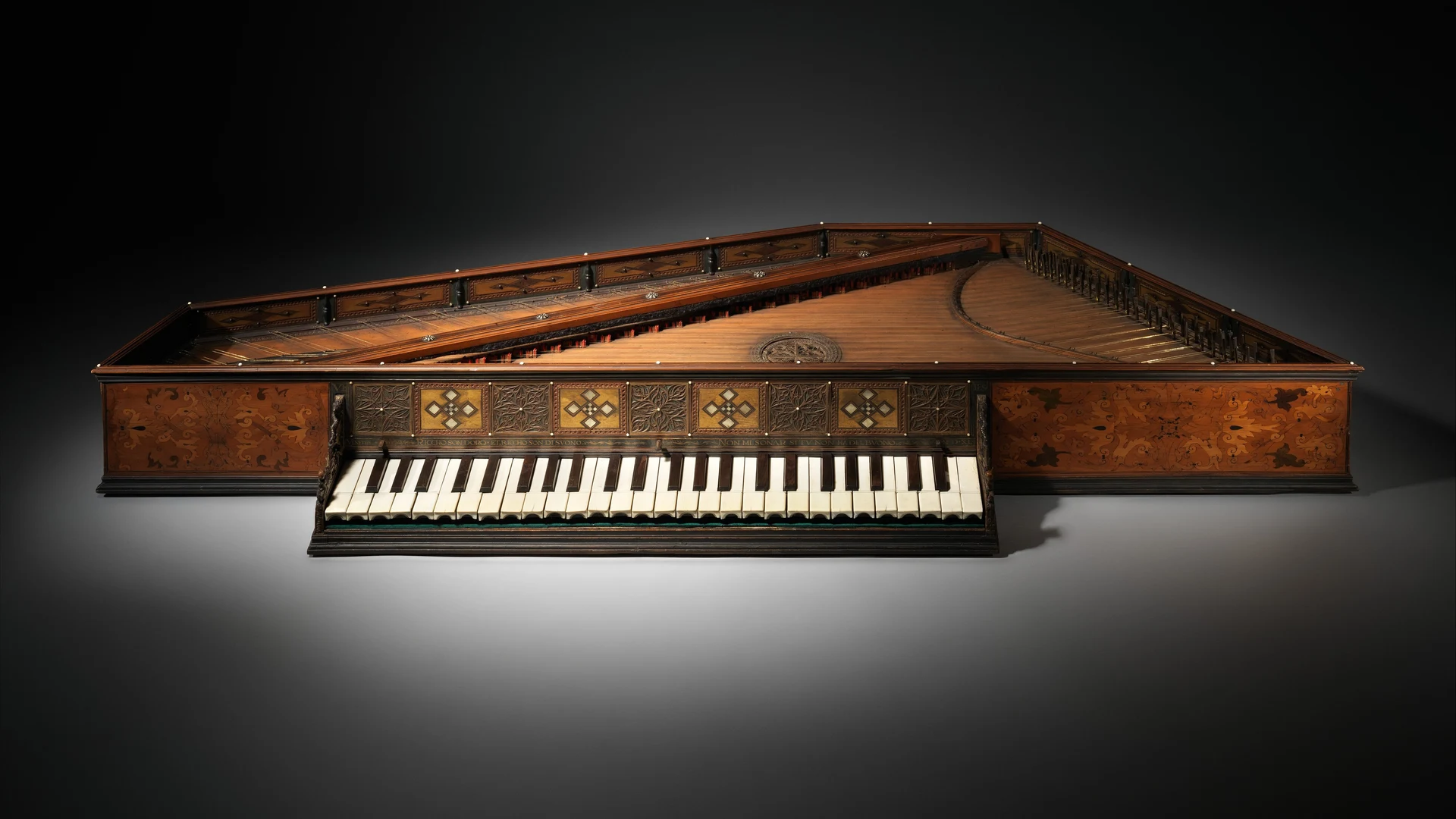 Virginal - free hd dark wallpaper for desktop