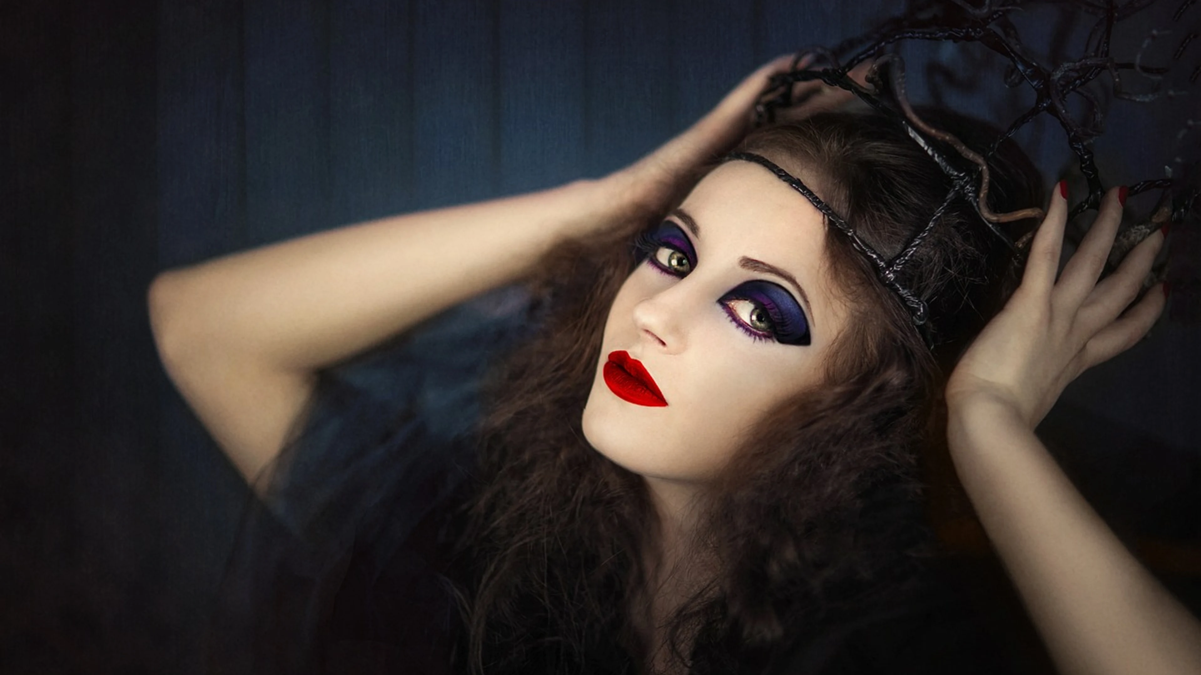 Woman girl halloween - free 4K Ultra HD dark wallpaper for desktop