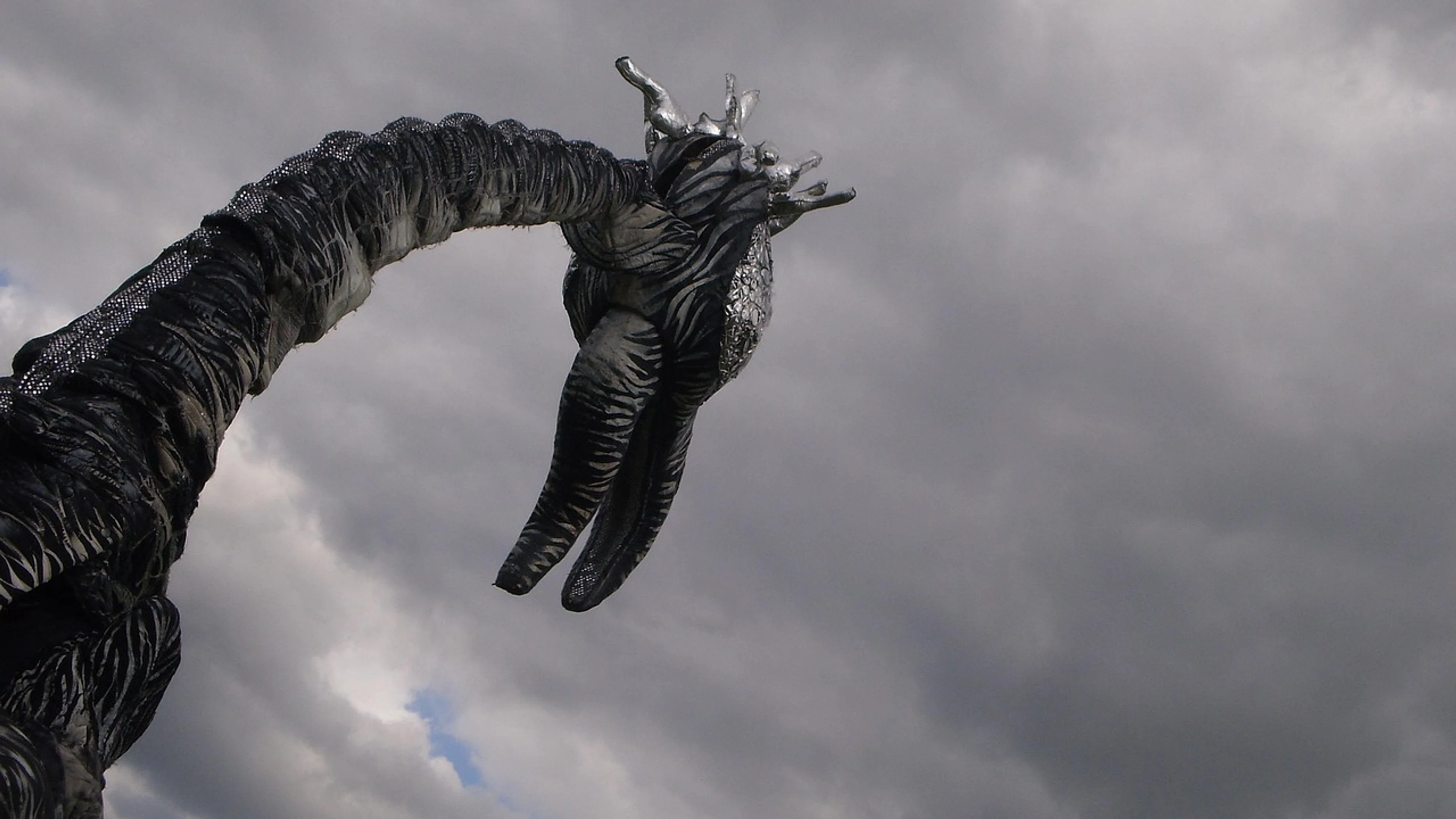 Dragon creature metal - free 4K Ultra HD fantasy wallpaper for desktop