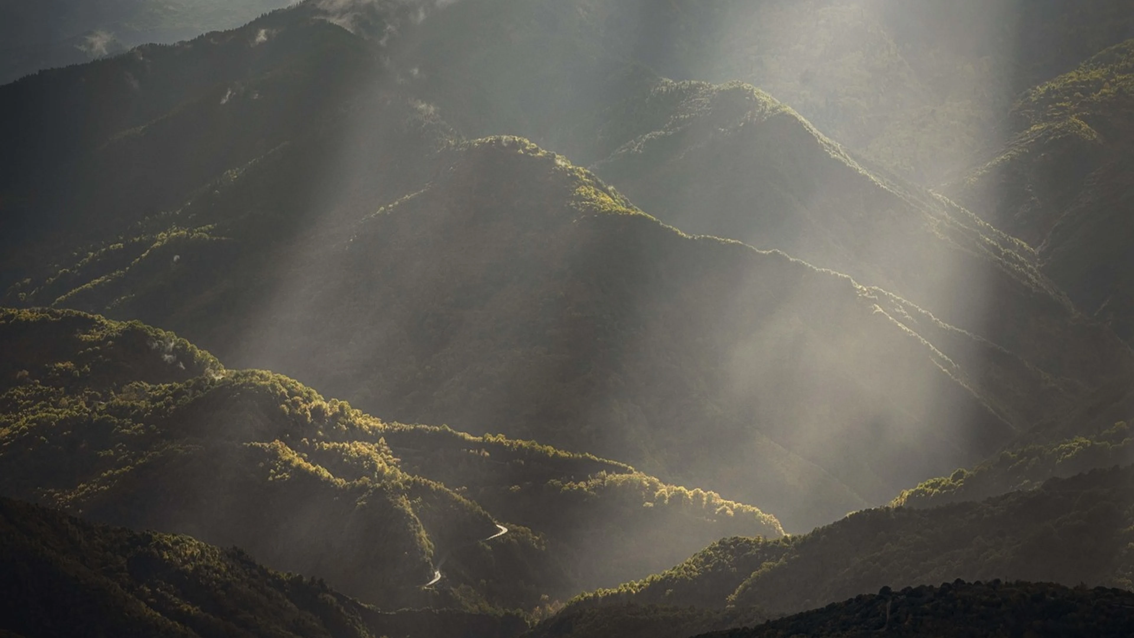 Nature landscape clouds - free 4K Ultra HD fantasy wallpaper for desktop