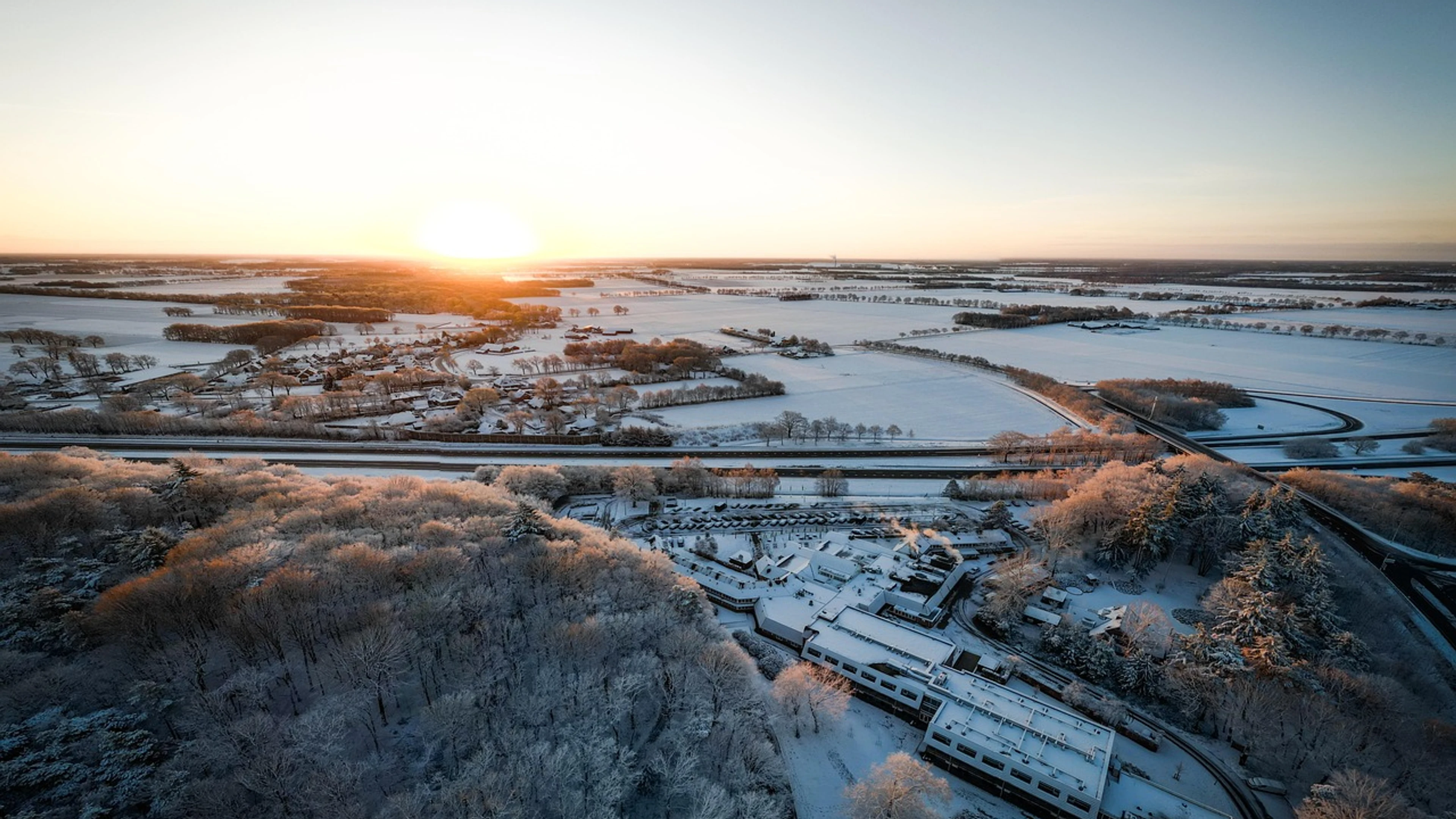 Sunrise winter nature - free 4K Ultra HD fantasy wallpaper for desktop