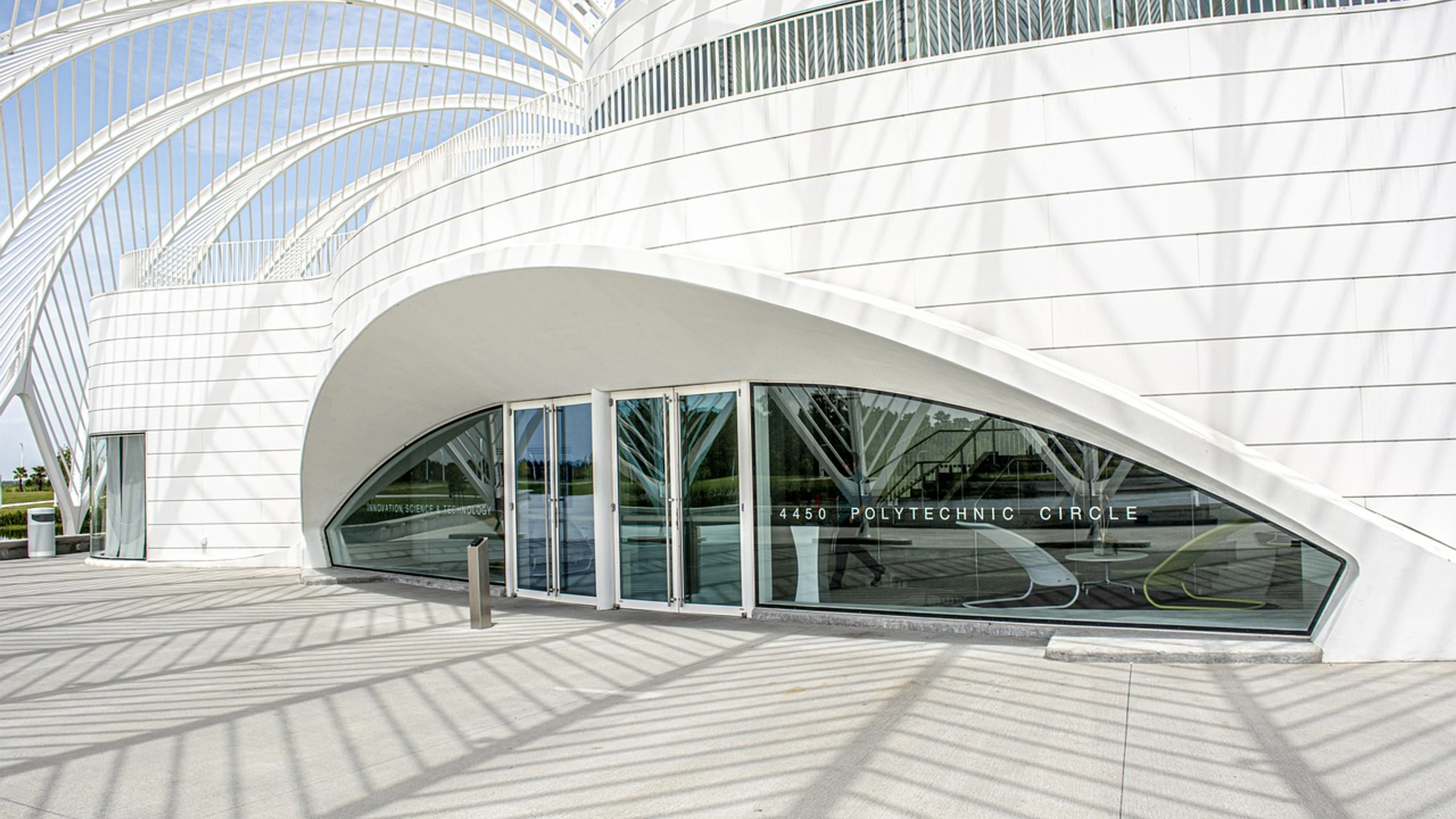 Building architecture door - free 4K Ultra HD gaming wallpaper for desktop