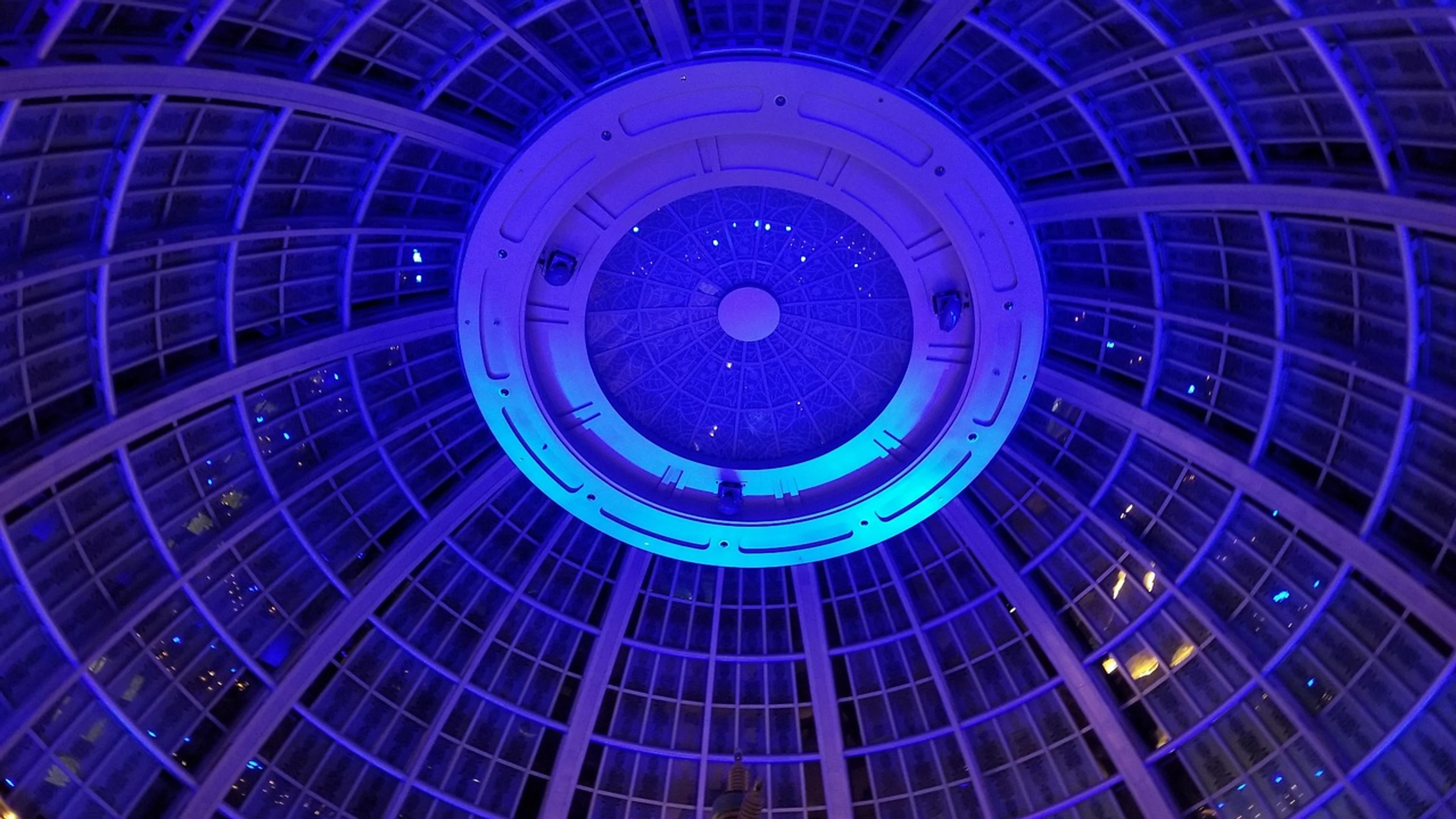 Futuristic technology pattern - free 4K Ultra HD gaming wallpaper for desktop