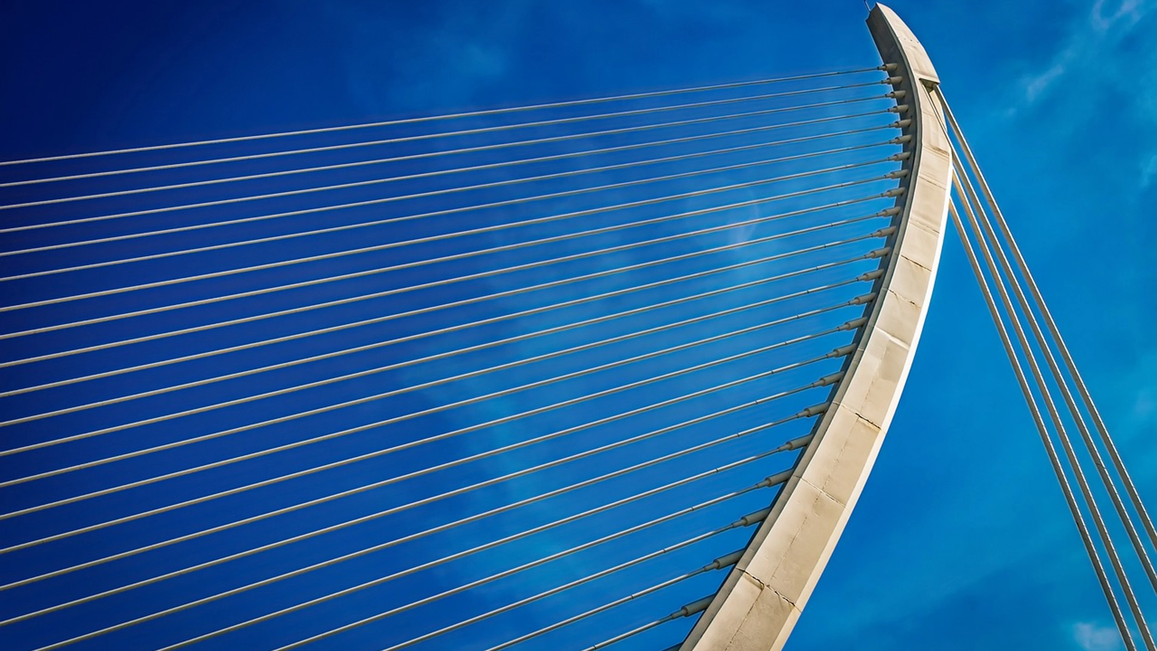 Sky contemporary architecture - free 4K Ultra HD gaming wallpaper for desktop