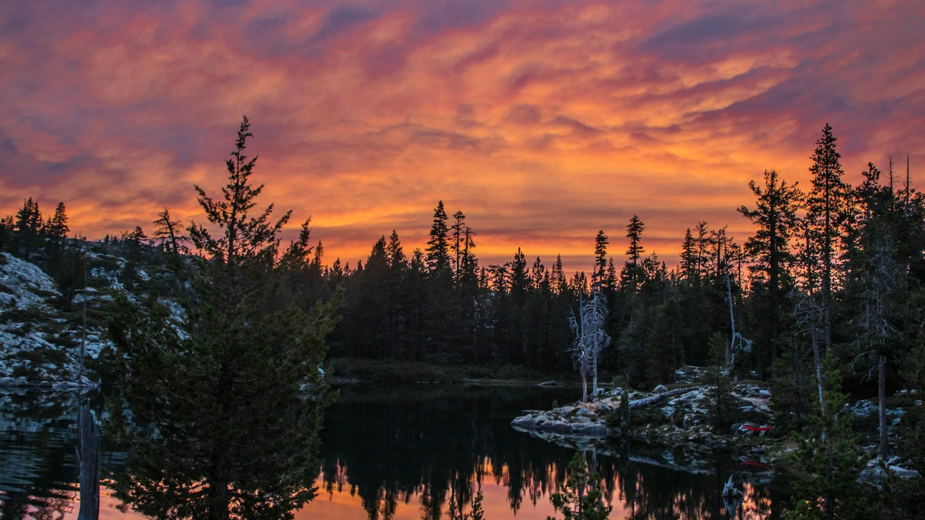 Breathtaking sunset over a tranquil lake in Sierra Nevada with vivid sky reflect - free 4K Ultra HD lake wallpaper for desktop
