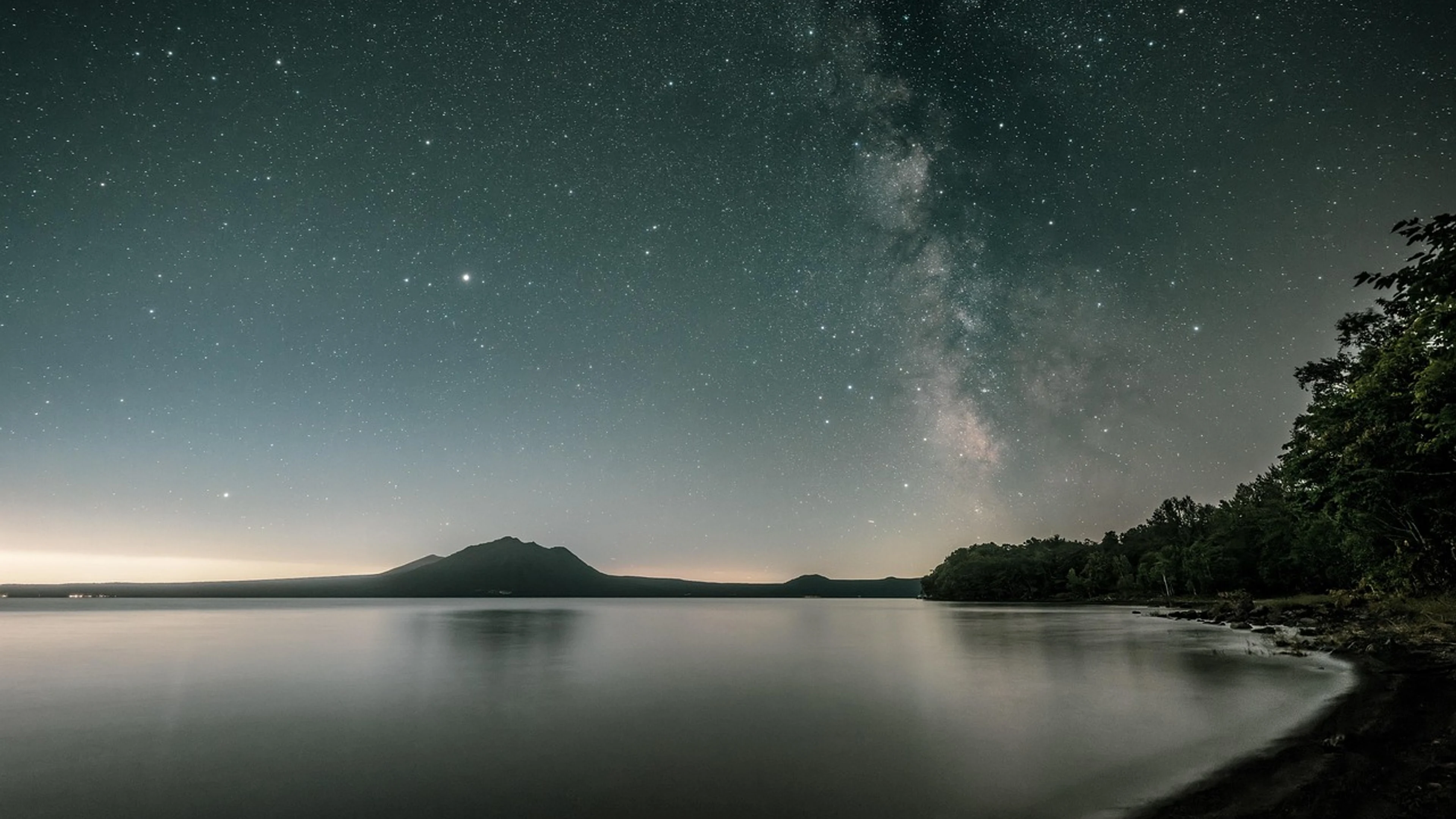 Night view starry sky nature - free 4K Ultra HD lake wallpaper for desktop