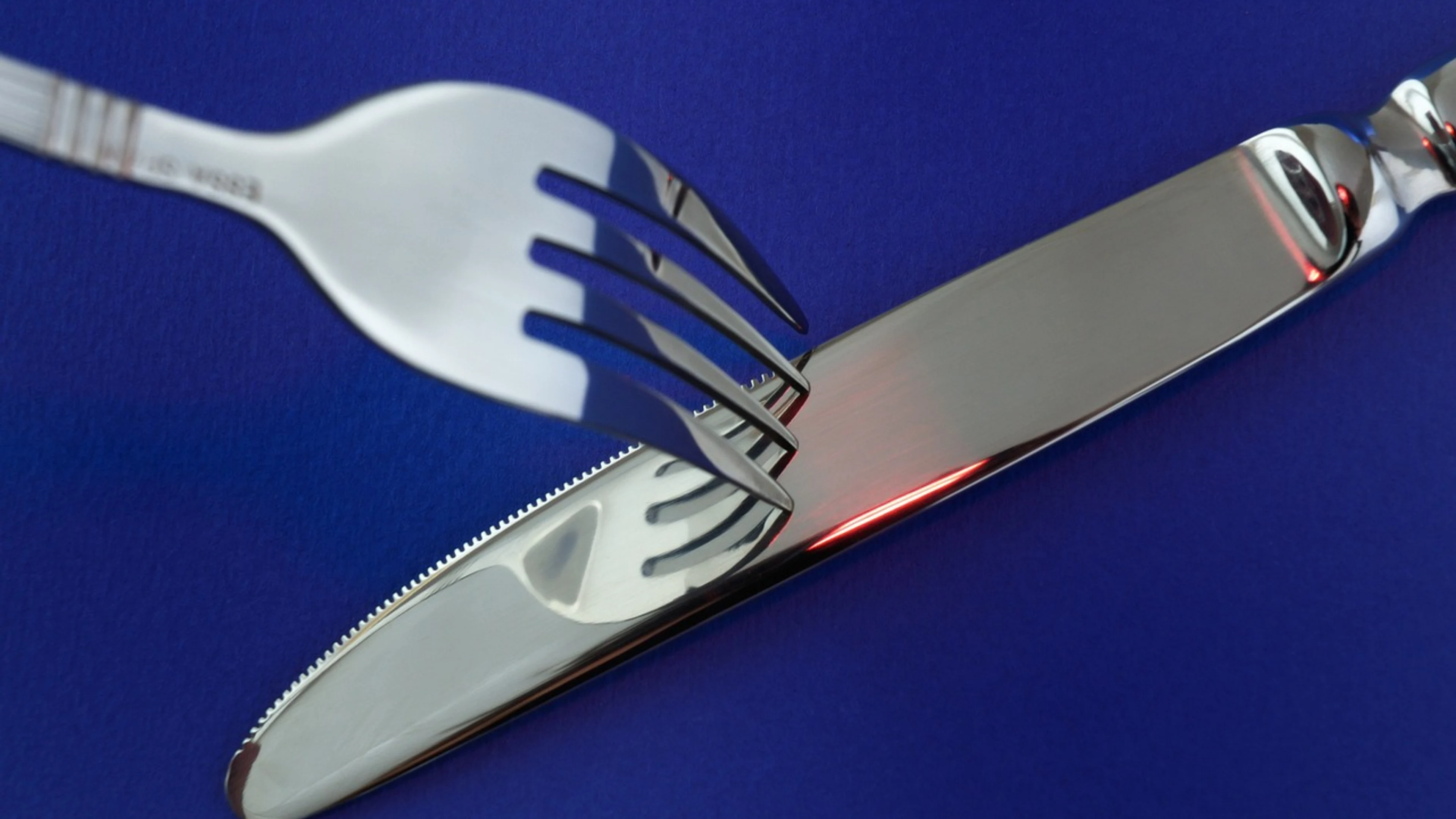 Blue chrome clean - free 4K Ultra HD minimal wallpaper for desktop