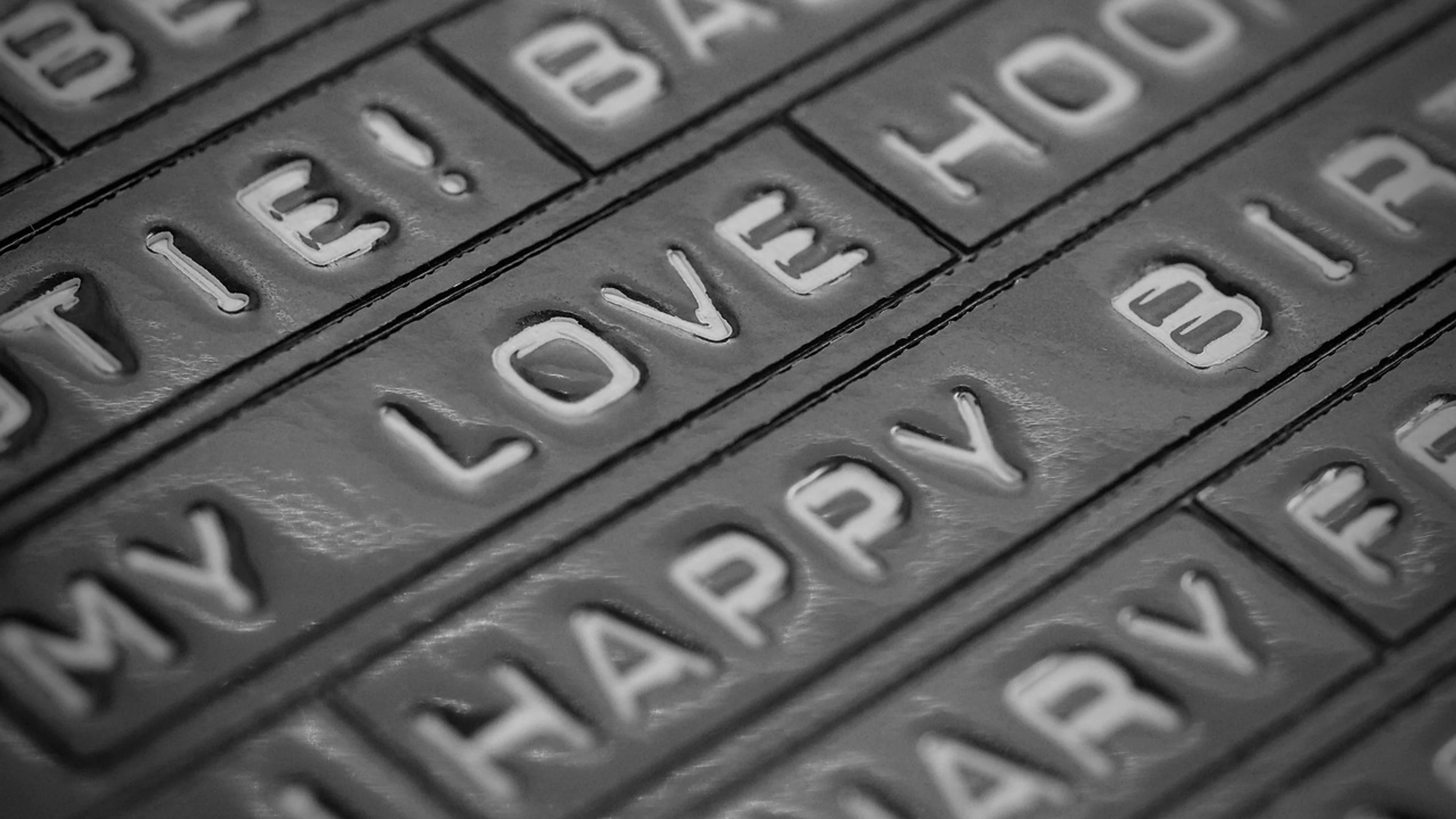 Desktop love romance - free 4K Ultra HD minimal wallpaper for desktop