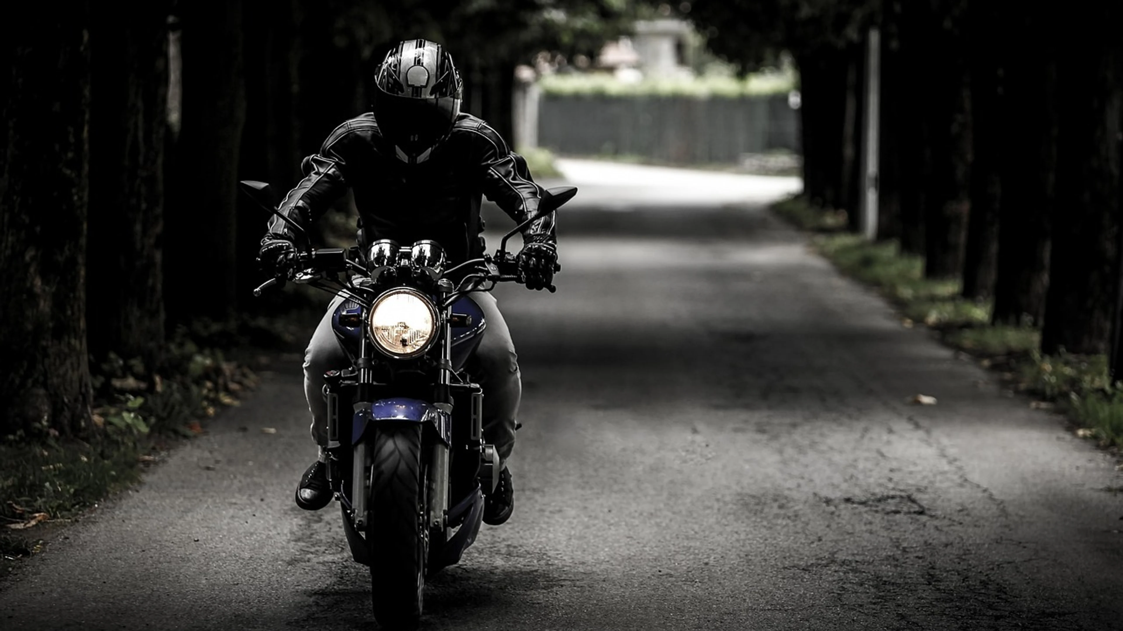 Biker motorcycle ride - free 4K Ultra HD motorcycle wallpaper for desktop