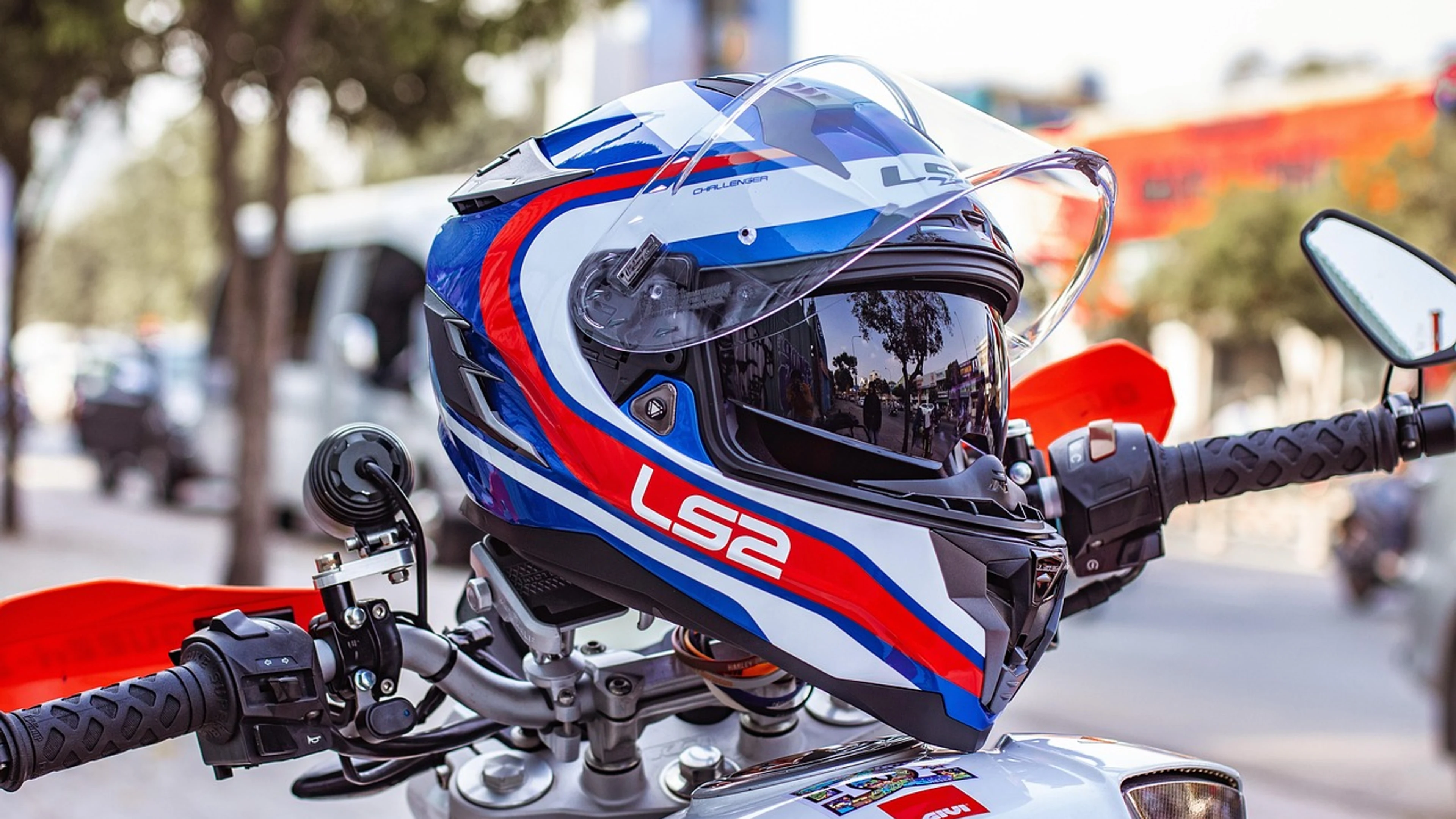 Motorcycle helmets helmets motorcycle - free 4K Ultra HD motorcycle wallpaper for desktop